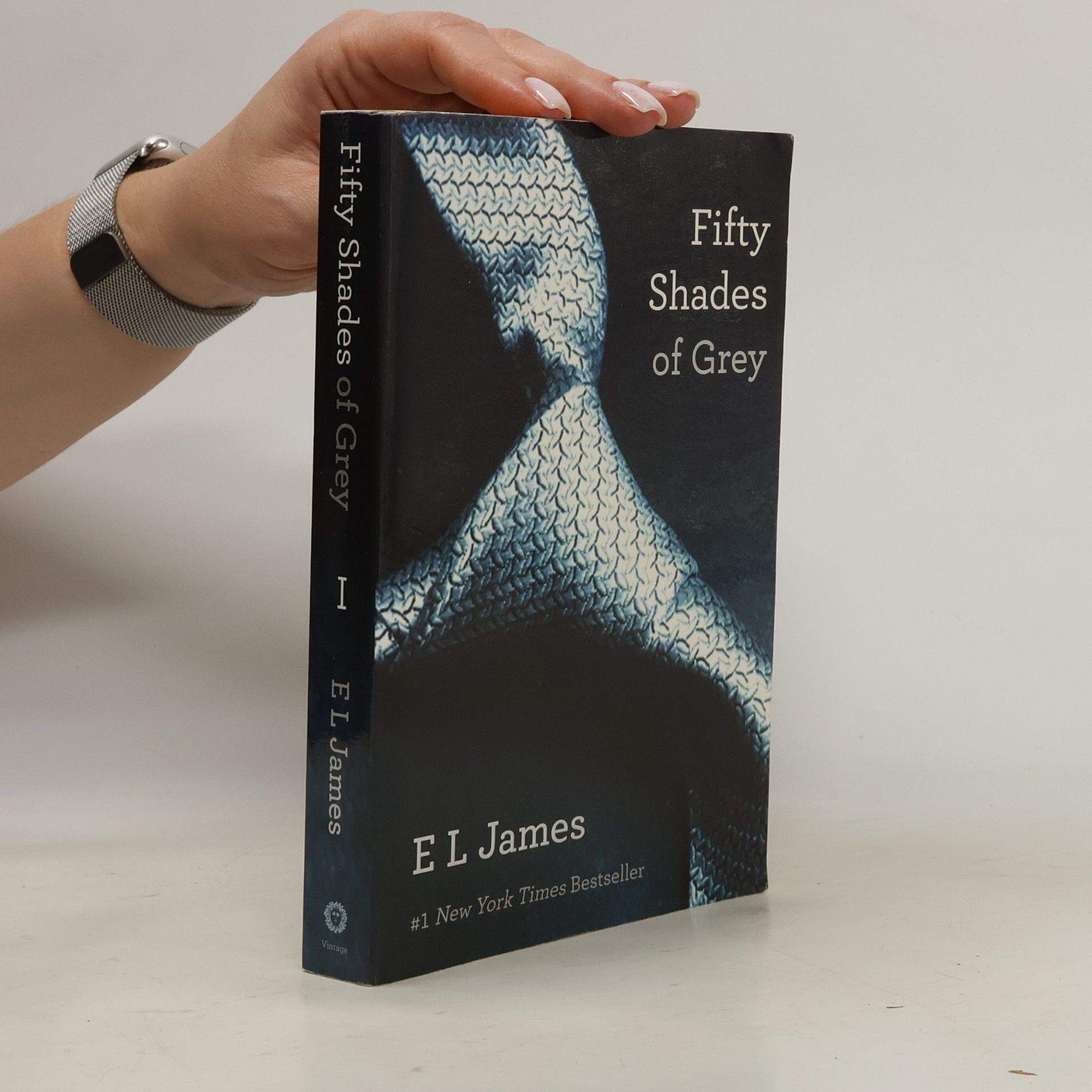 E. L. James Fifty shades of grey