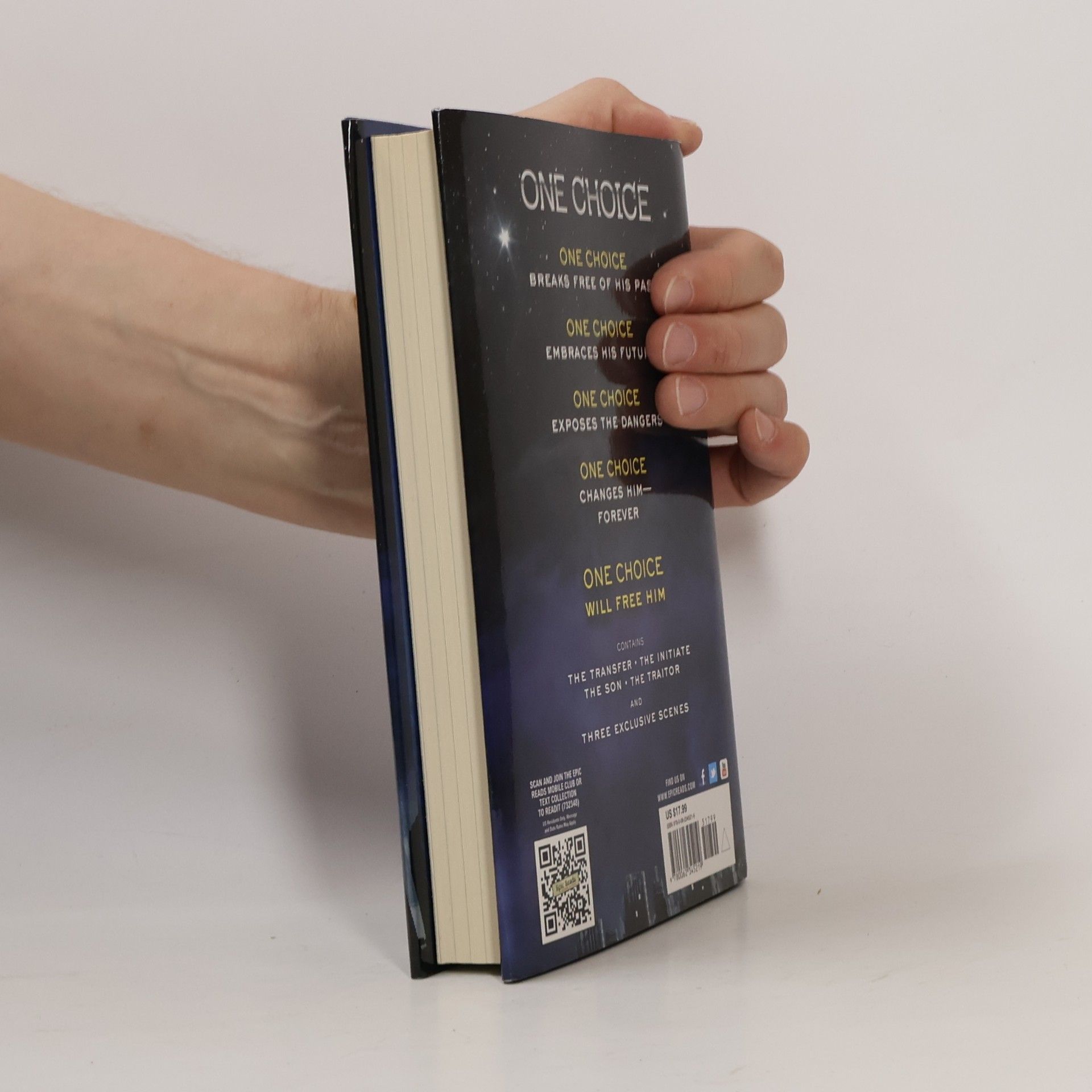 Veronica Roth Four: a Divergent collection