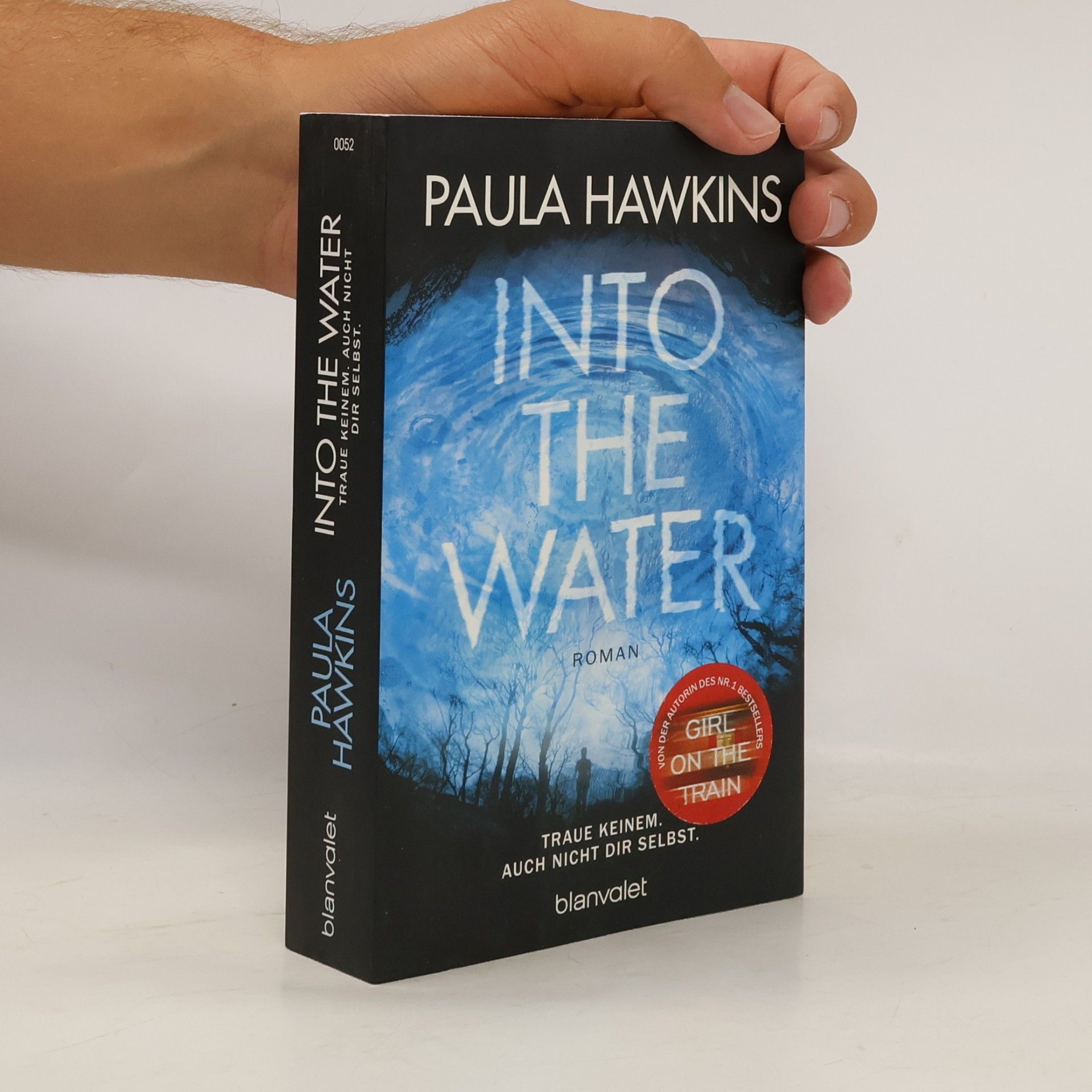 Paula Hawkins Into the Water