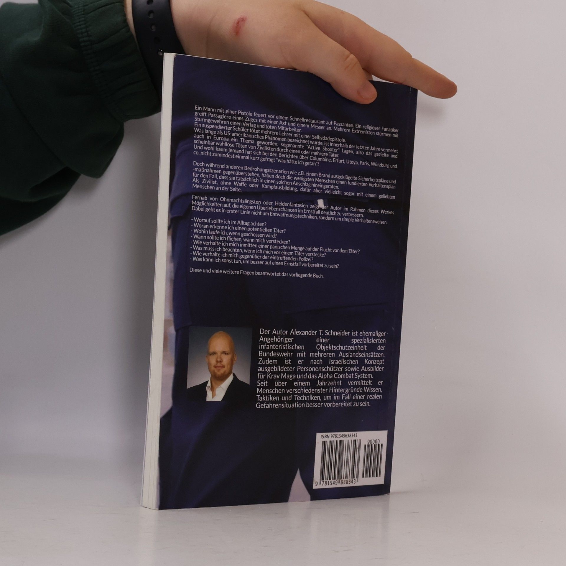 Alexander T. Schneider AEGIS.books - 1: RUN.HIDE.FIGHT