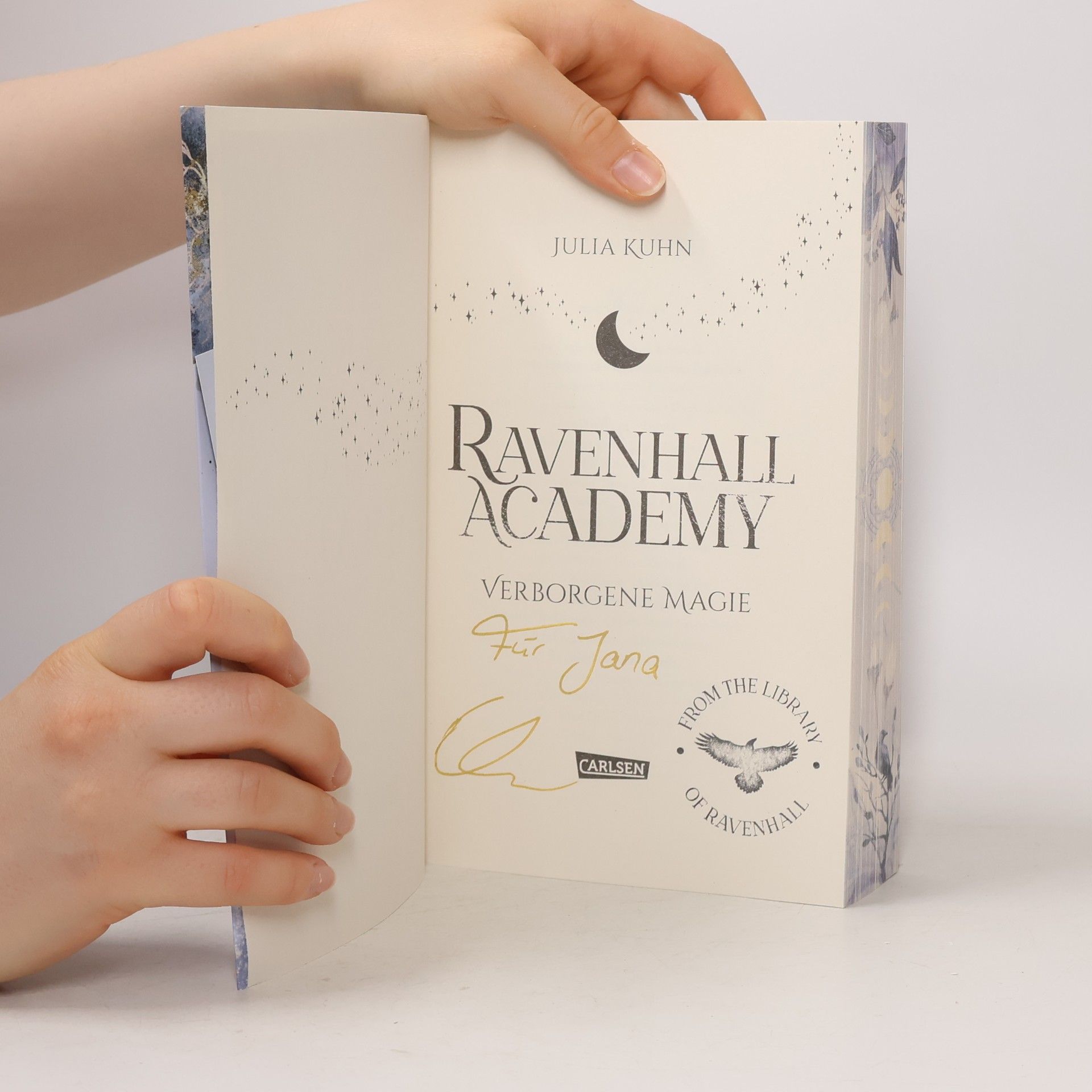 Julia Kuhn Ravenhall Academy 1: Verborgene Magie