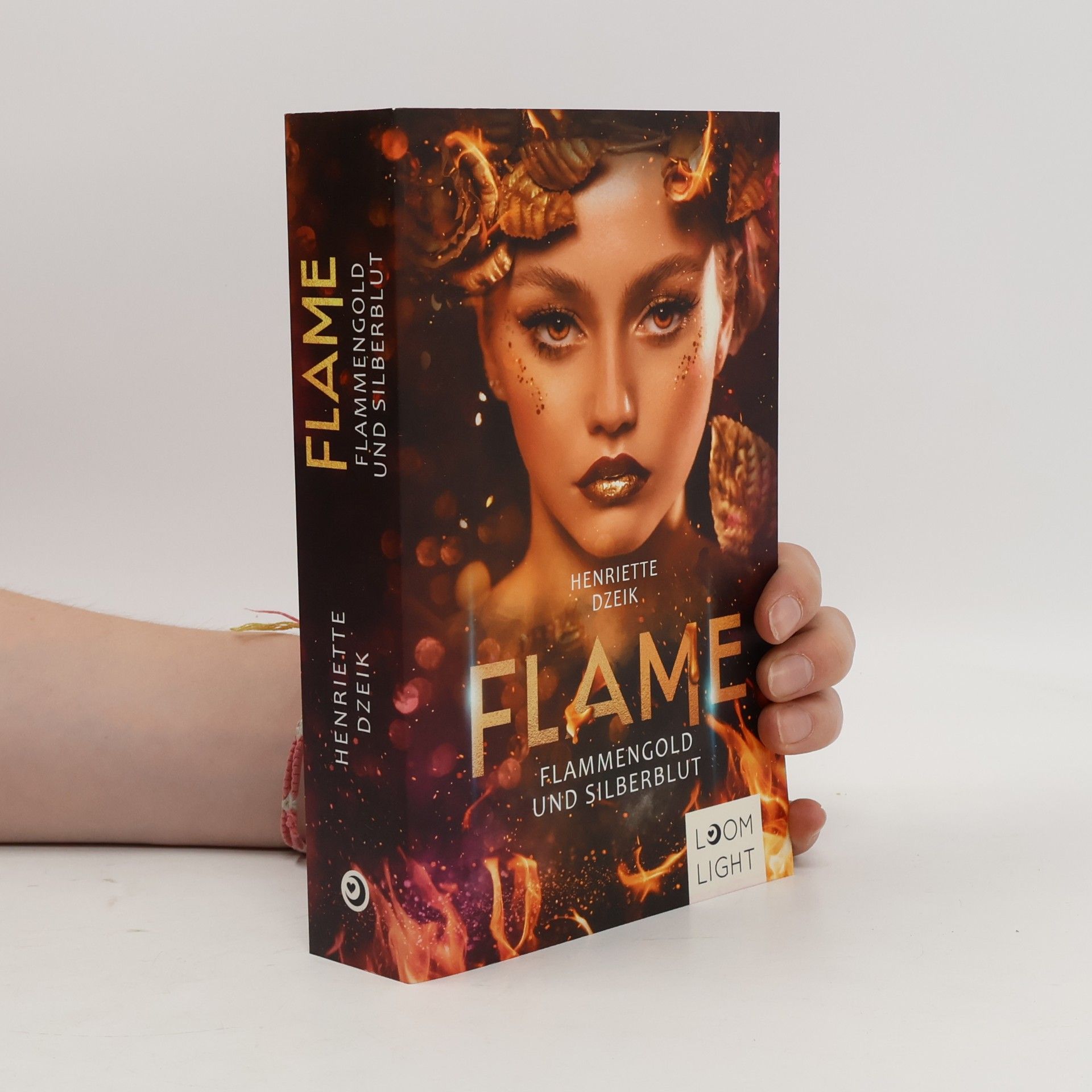 Henriette Dzeik Flame 3: Flammengold und Silberblut