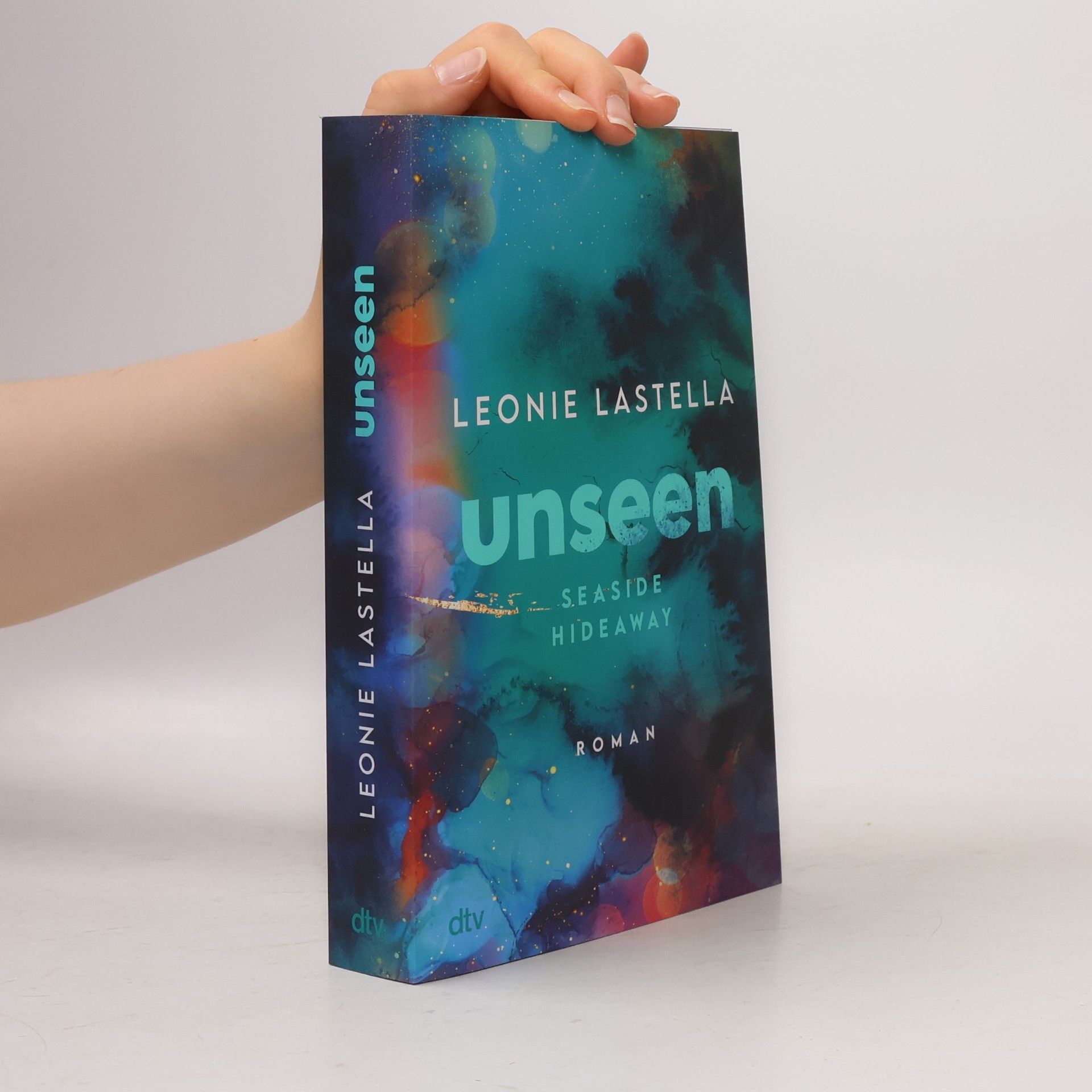 Leonie Lastella Seaside Hideaway – Unseen