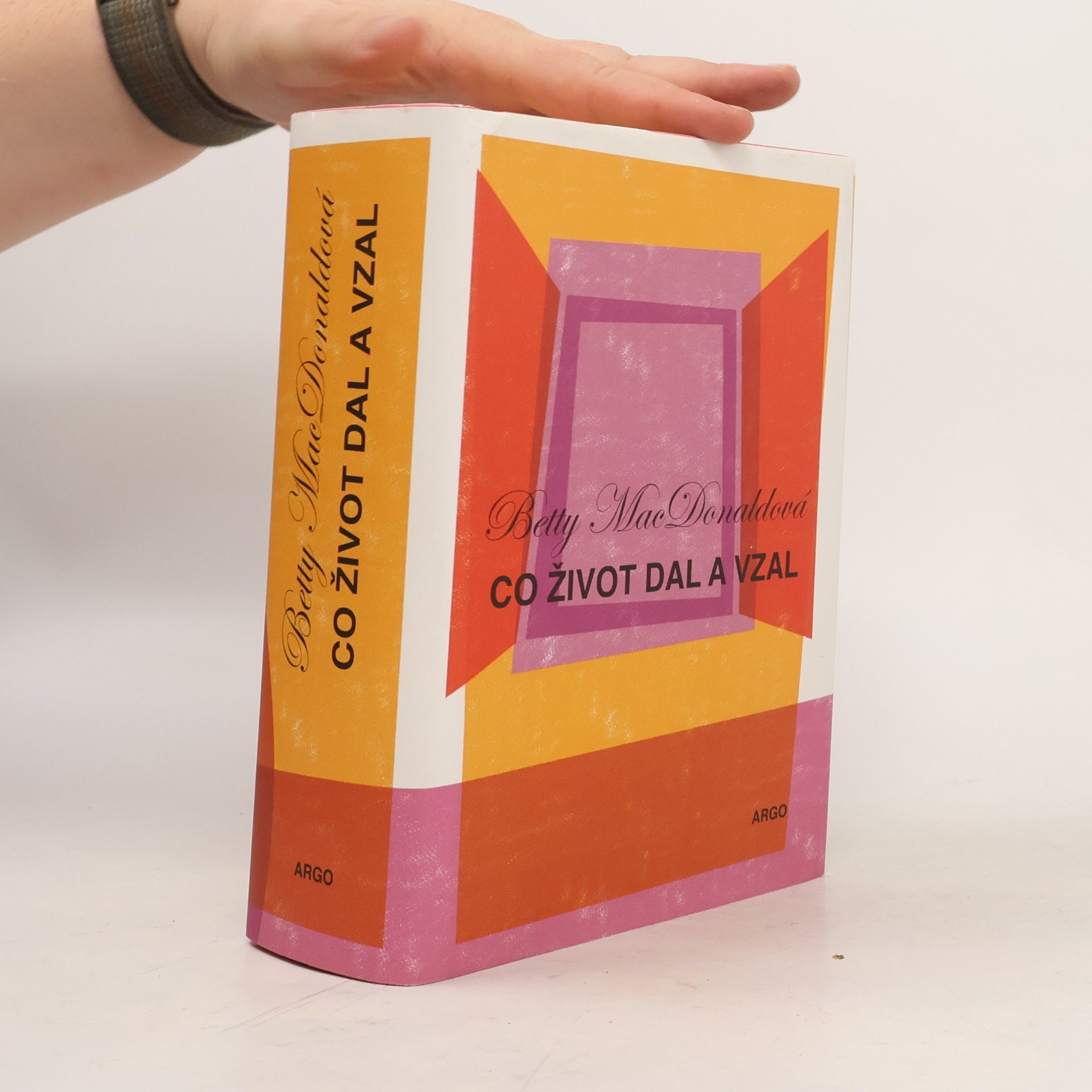 Betty MacDonald Co život dal a vzal