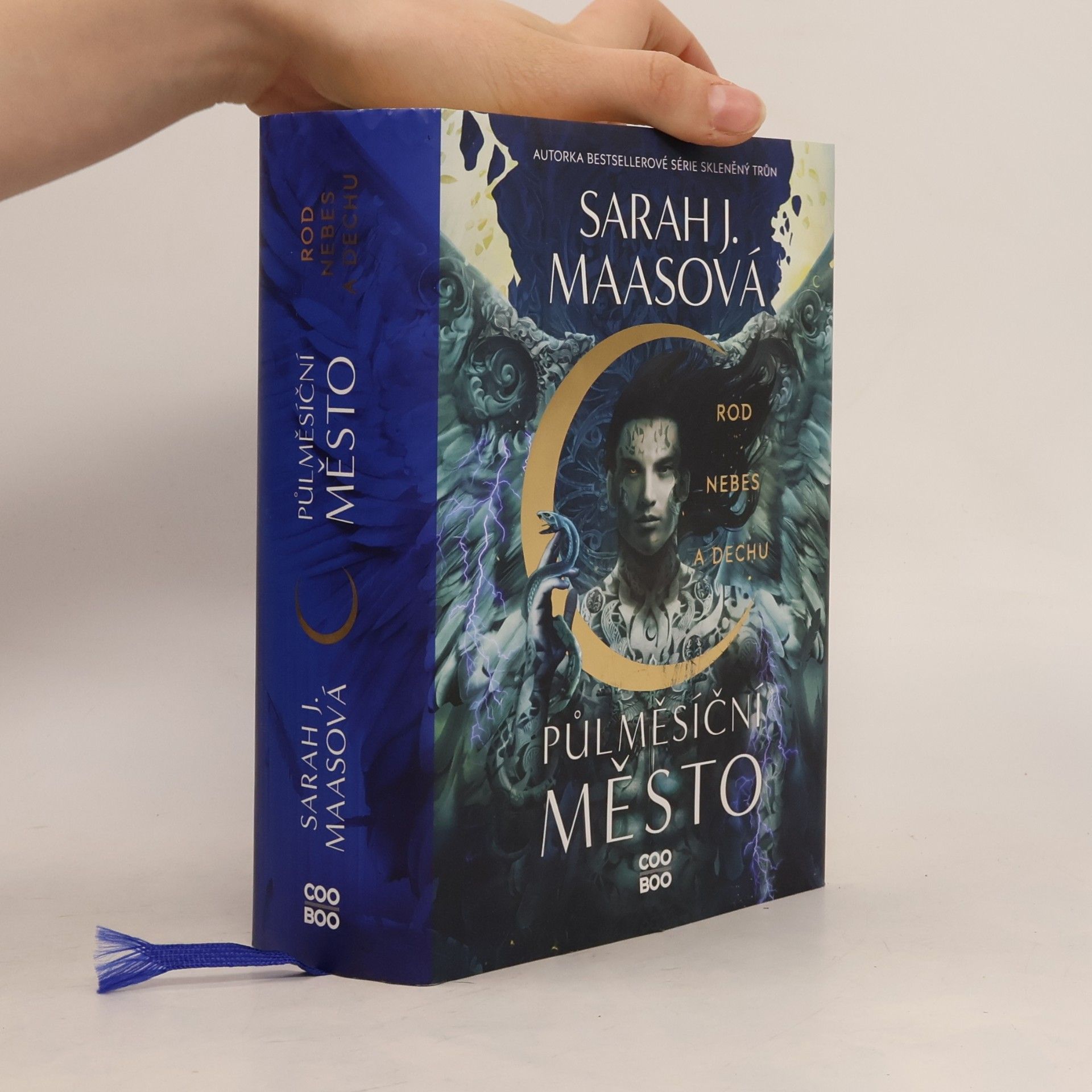 Sarah J. Maas Půlměsíční město. Rod nebes a dechu