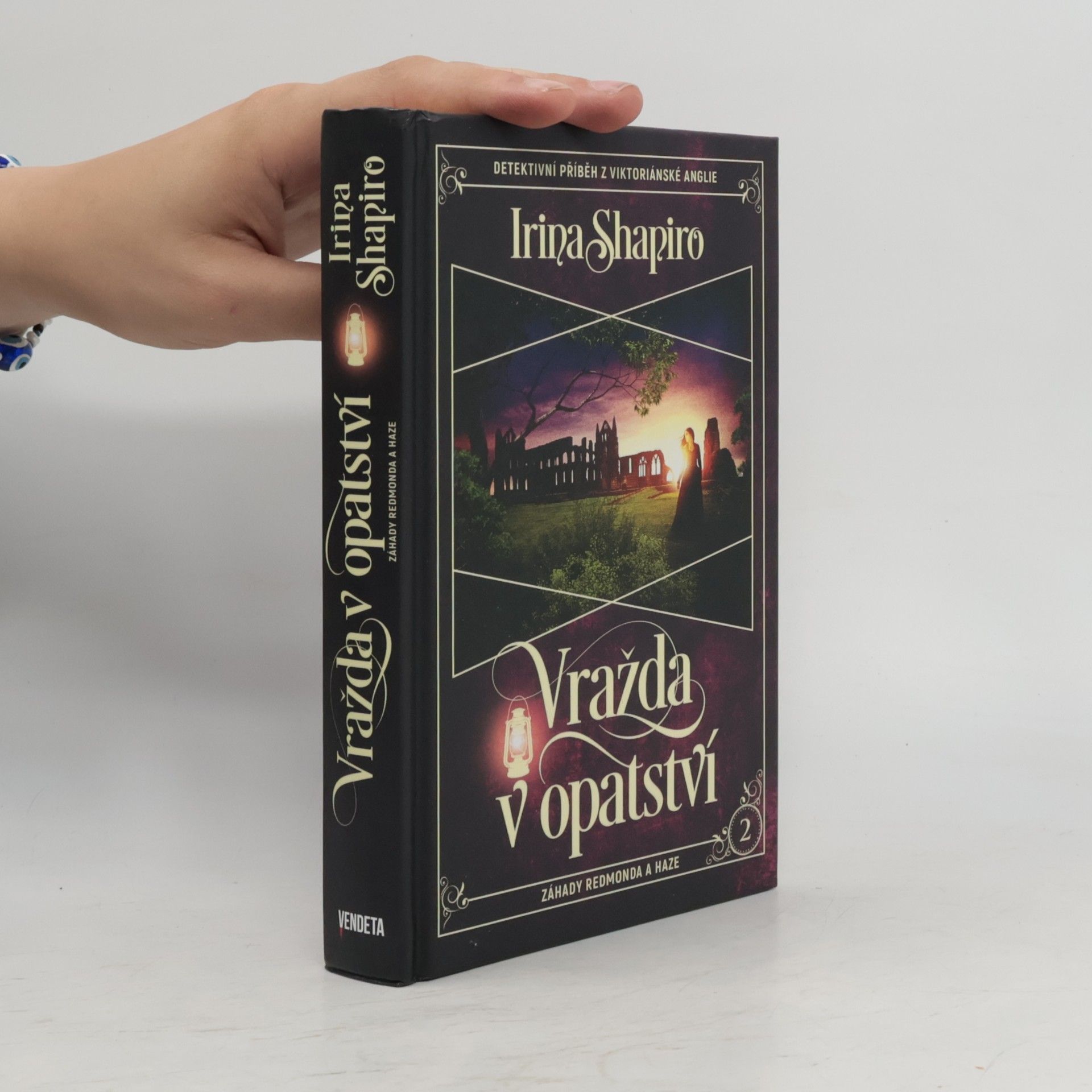 Irina Shapiro Vražda v opatství : záhady Redmonda a Haze
