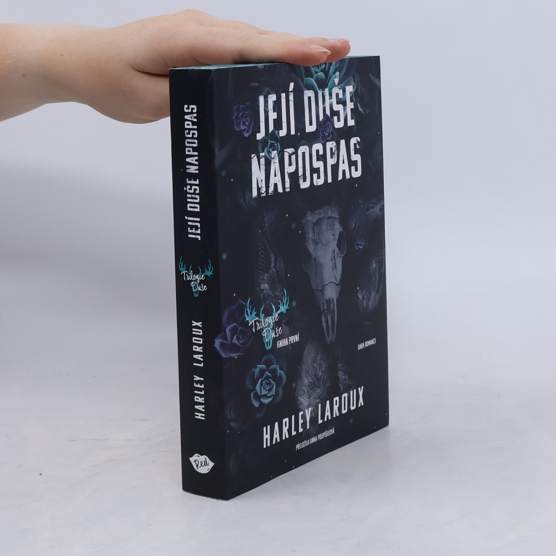 Harley Laroux Její duše napospas