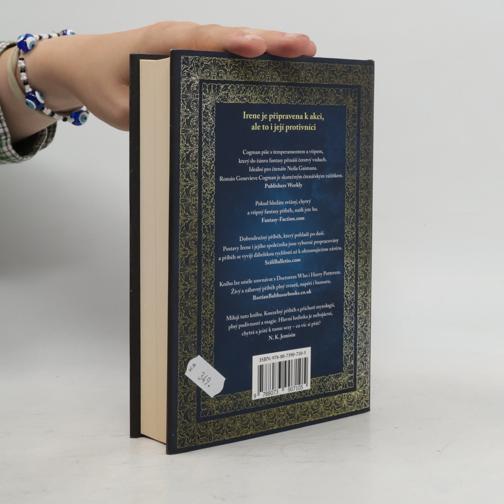Genevieve Cogman Neviditelná knihovna. Kniha druhá, Maskované město