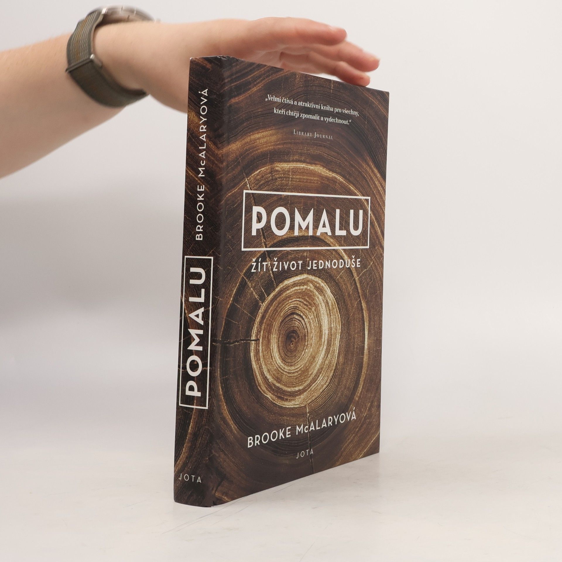 Brooke McAlary Pomalu