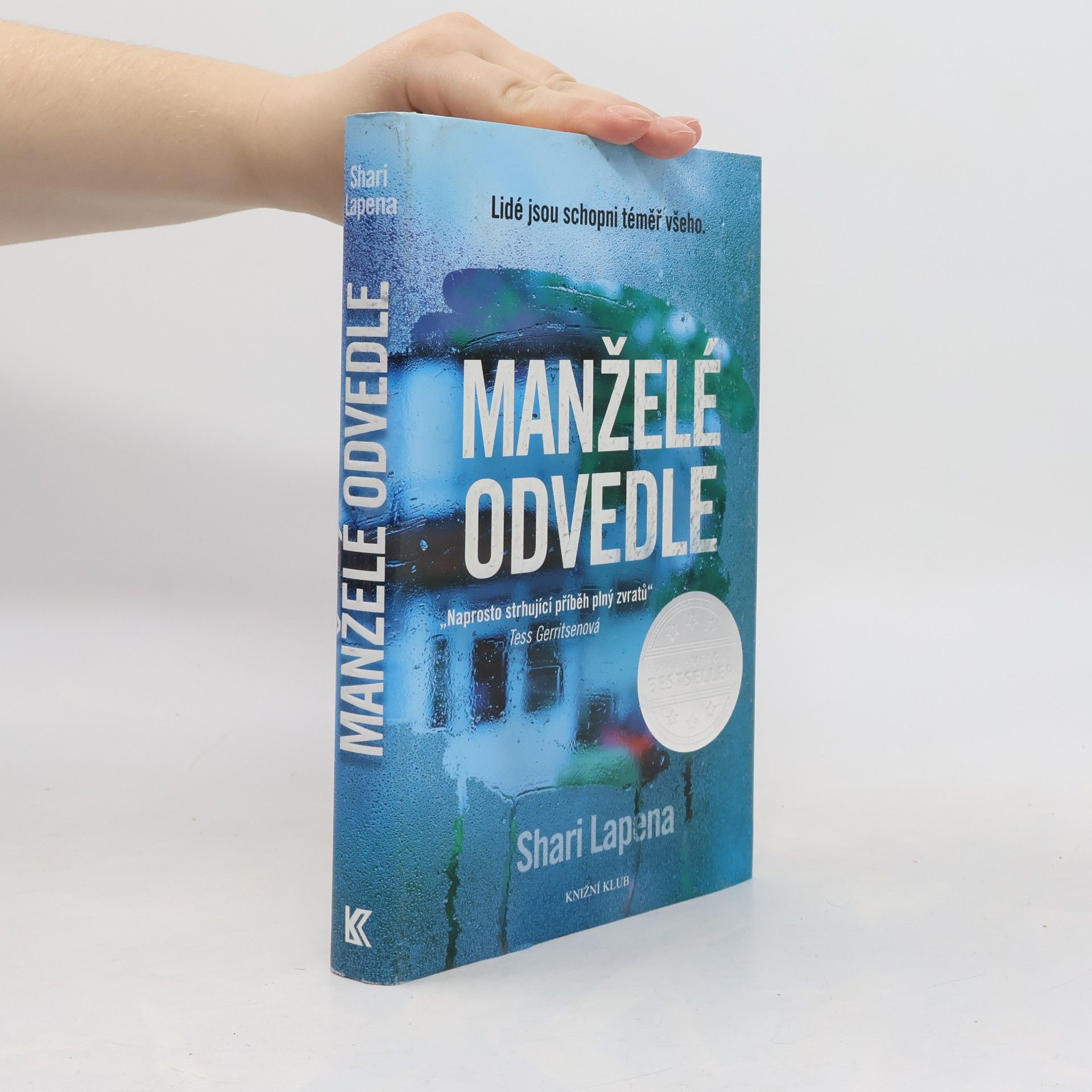 Shari Lapenová Manželé odvedle