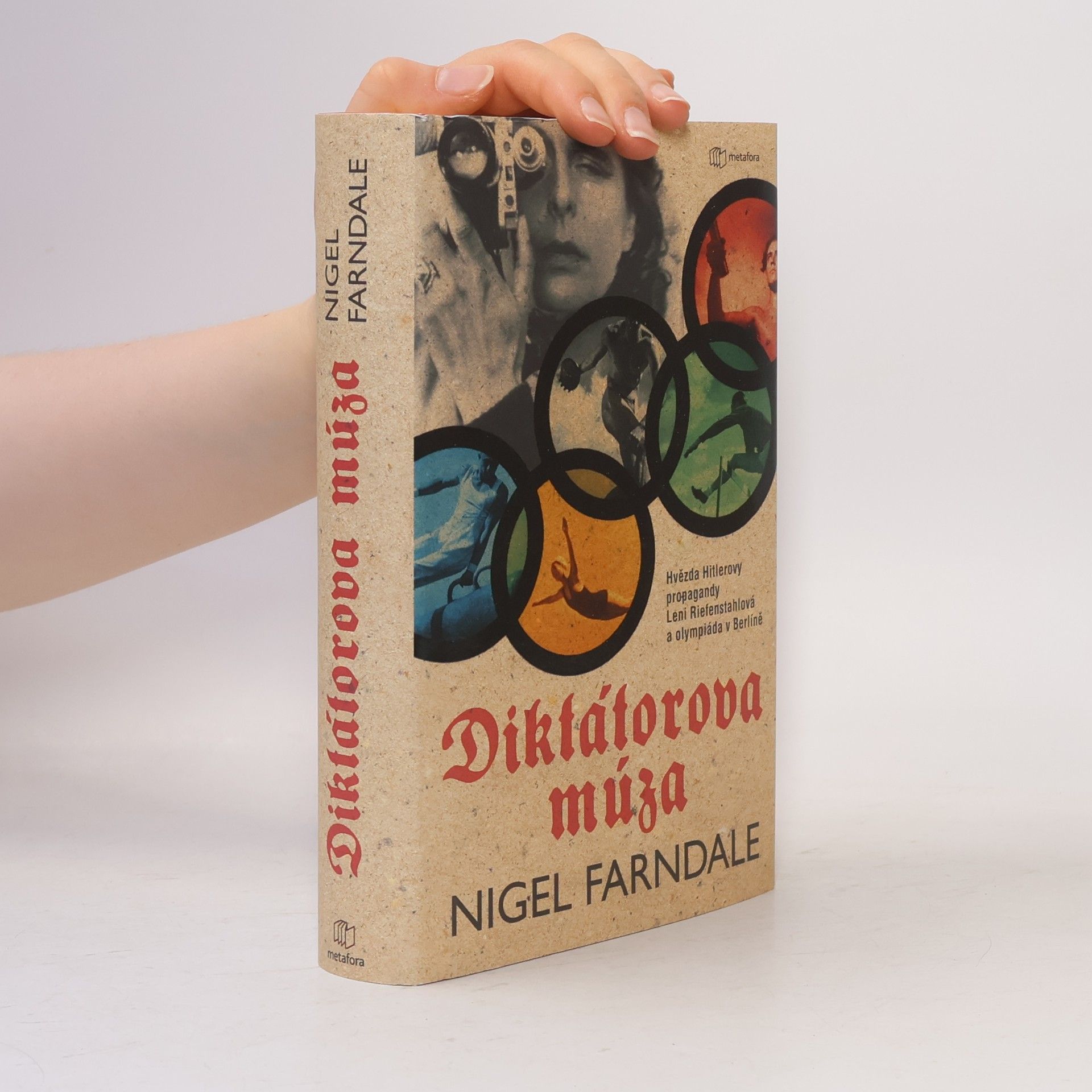 Nigel Farndale Diktátorova múza