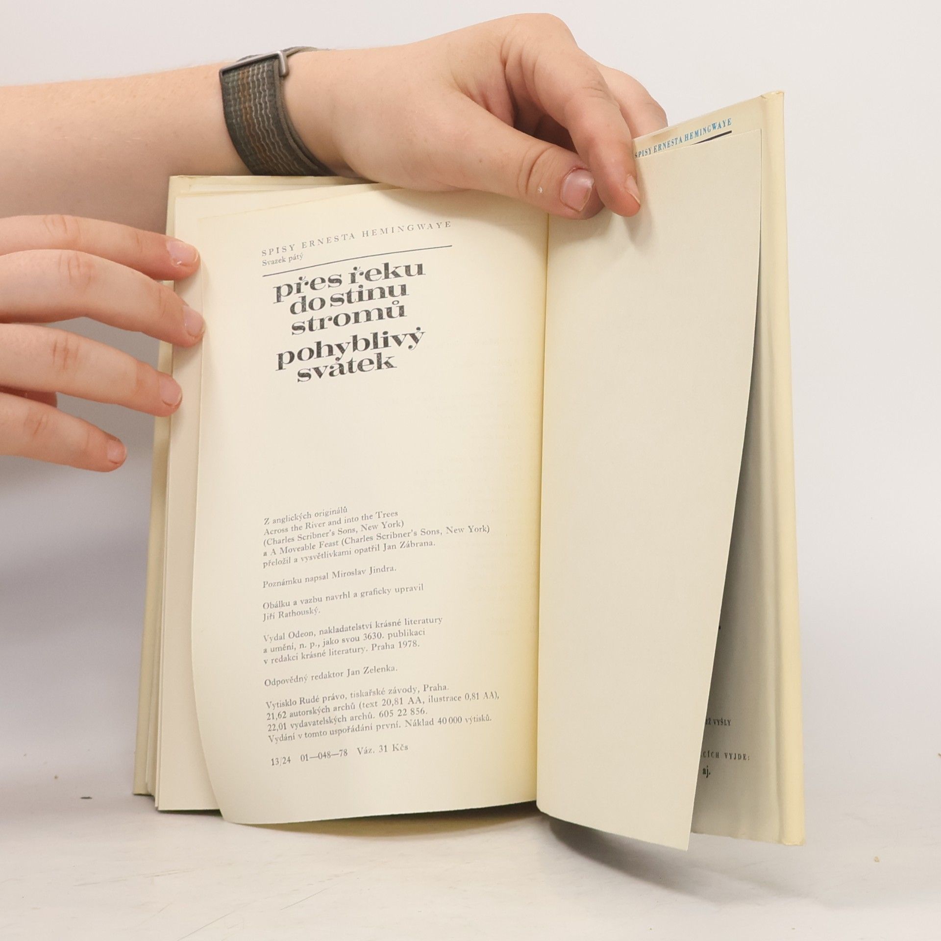 Ernest Hemingway Přes řeku do stínu stromů. Pohyblivý svátek
