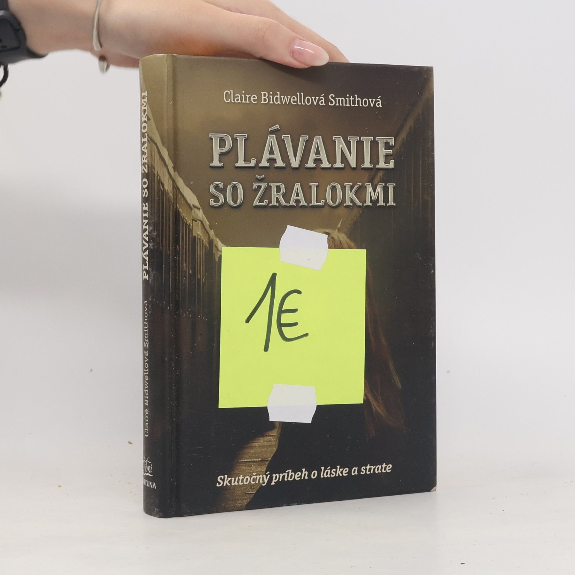 Claire Bidwell Smith Plávanie so žralokmi