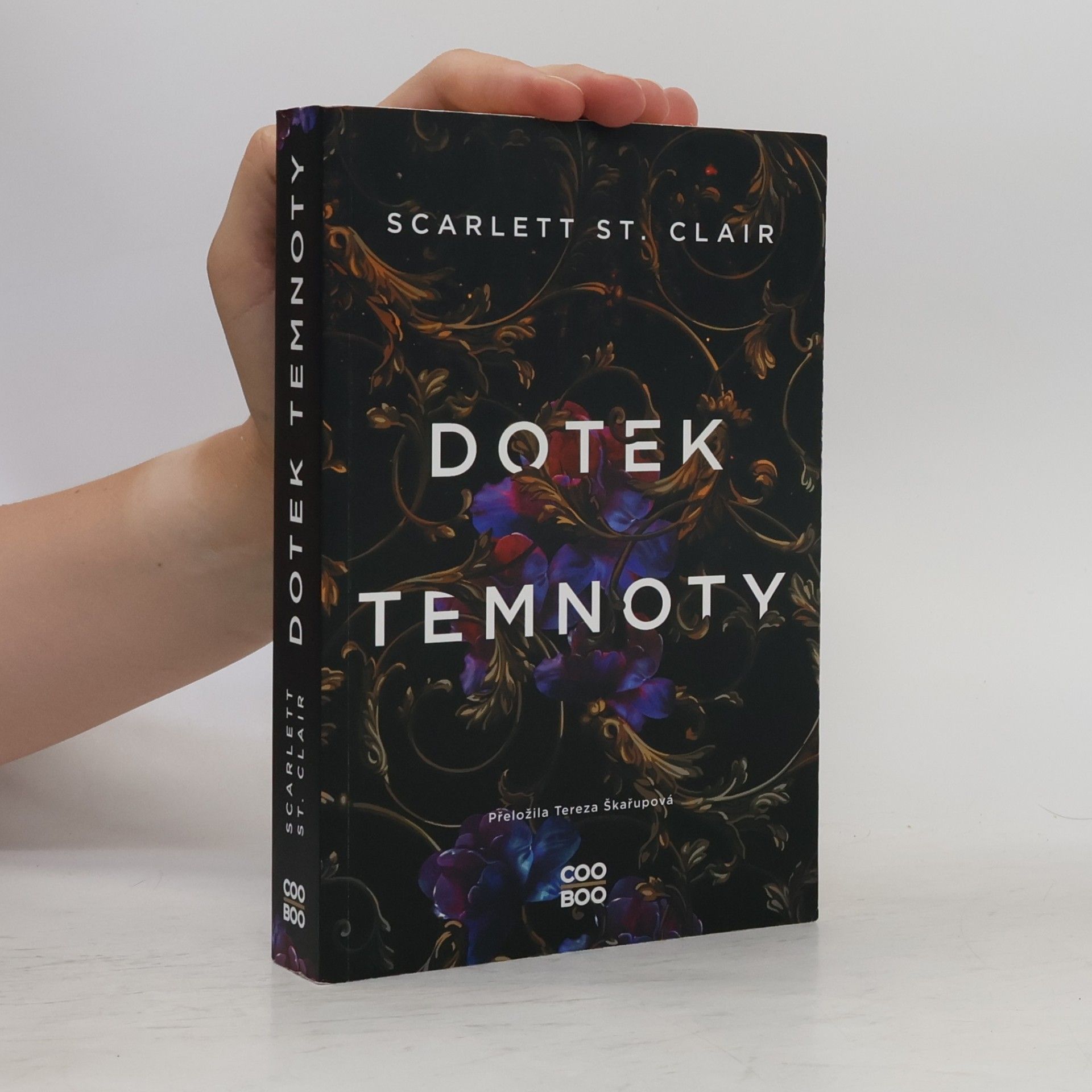 Scarlett St. Clair Dotek temnoty