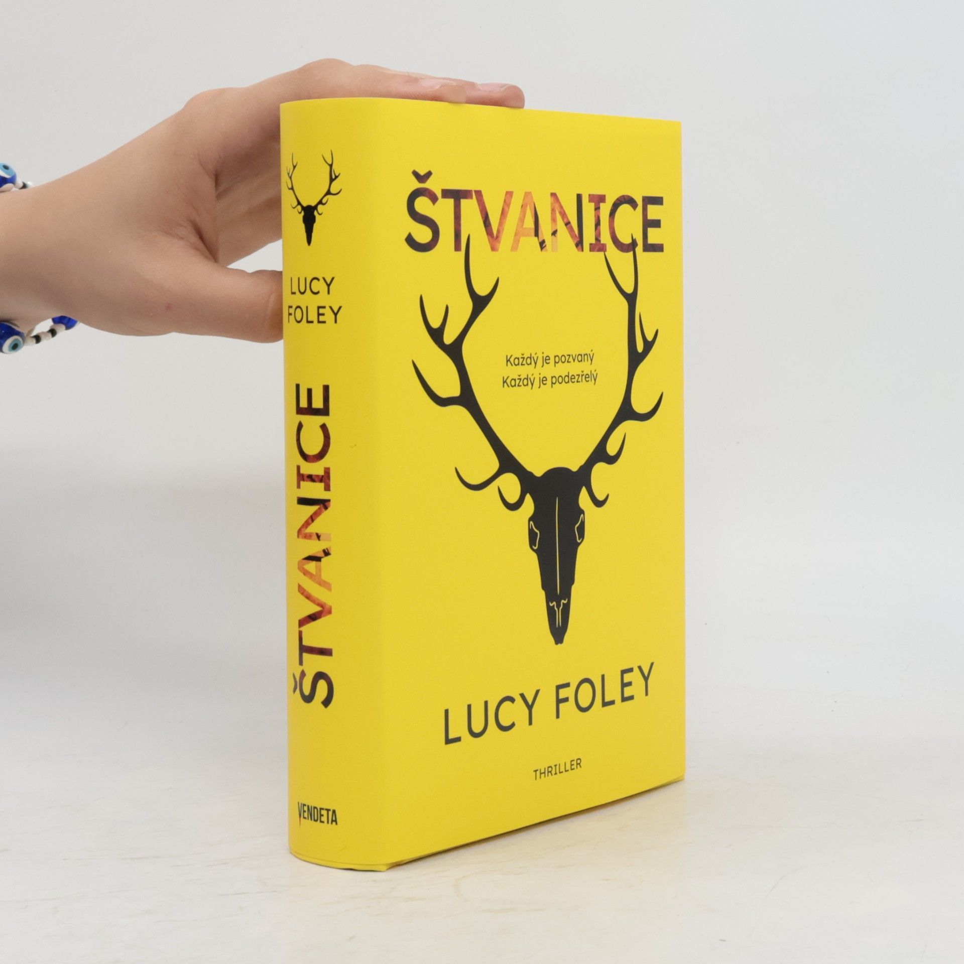 Lucy Foley Štvanice