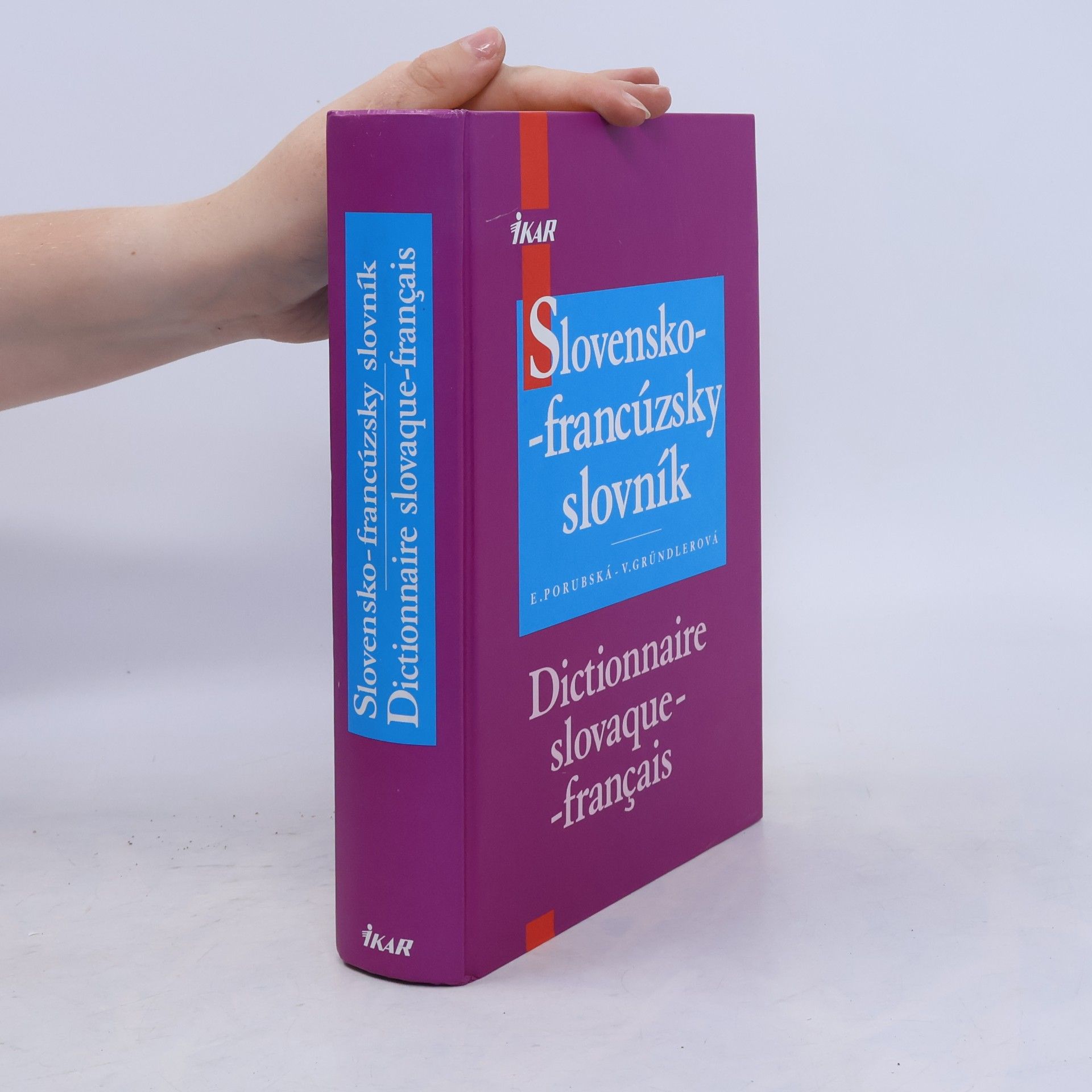 V. Gründlerová Slovensko-francúzsky slovník. Dictionnaire slovaque-francais.