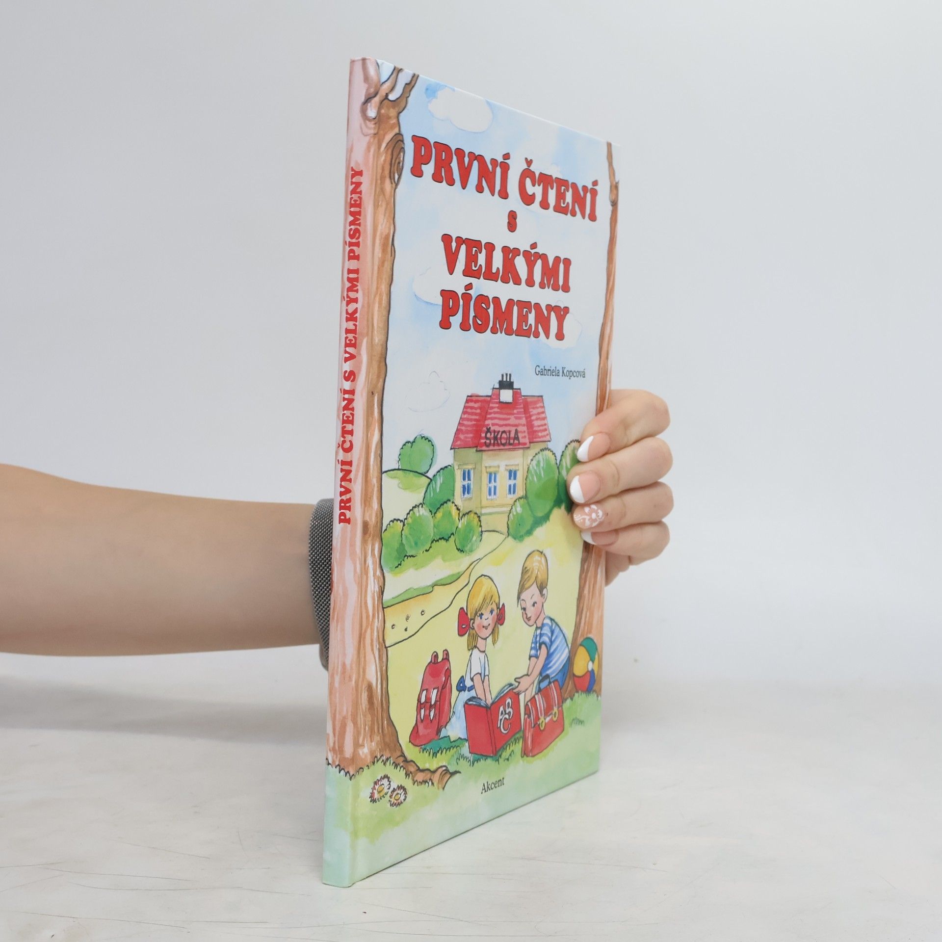 Gabriela Kopcová První čtení s velkými písmeny