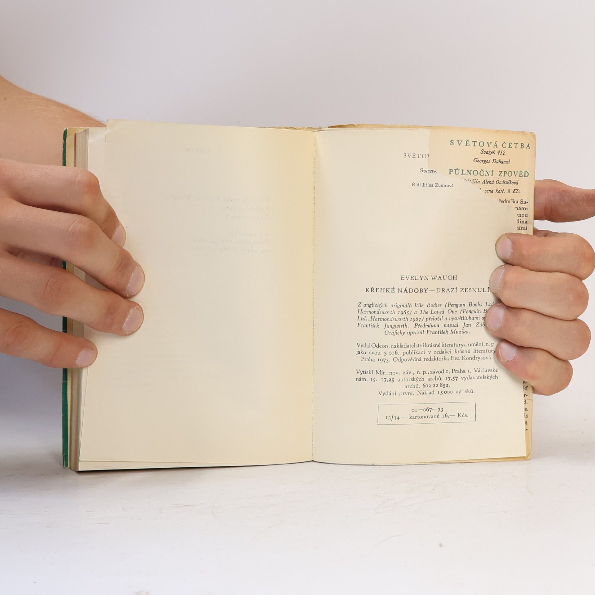 Evelyn Waugh Křehké nádoby. Drazí zesnulí