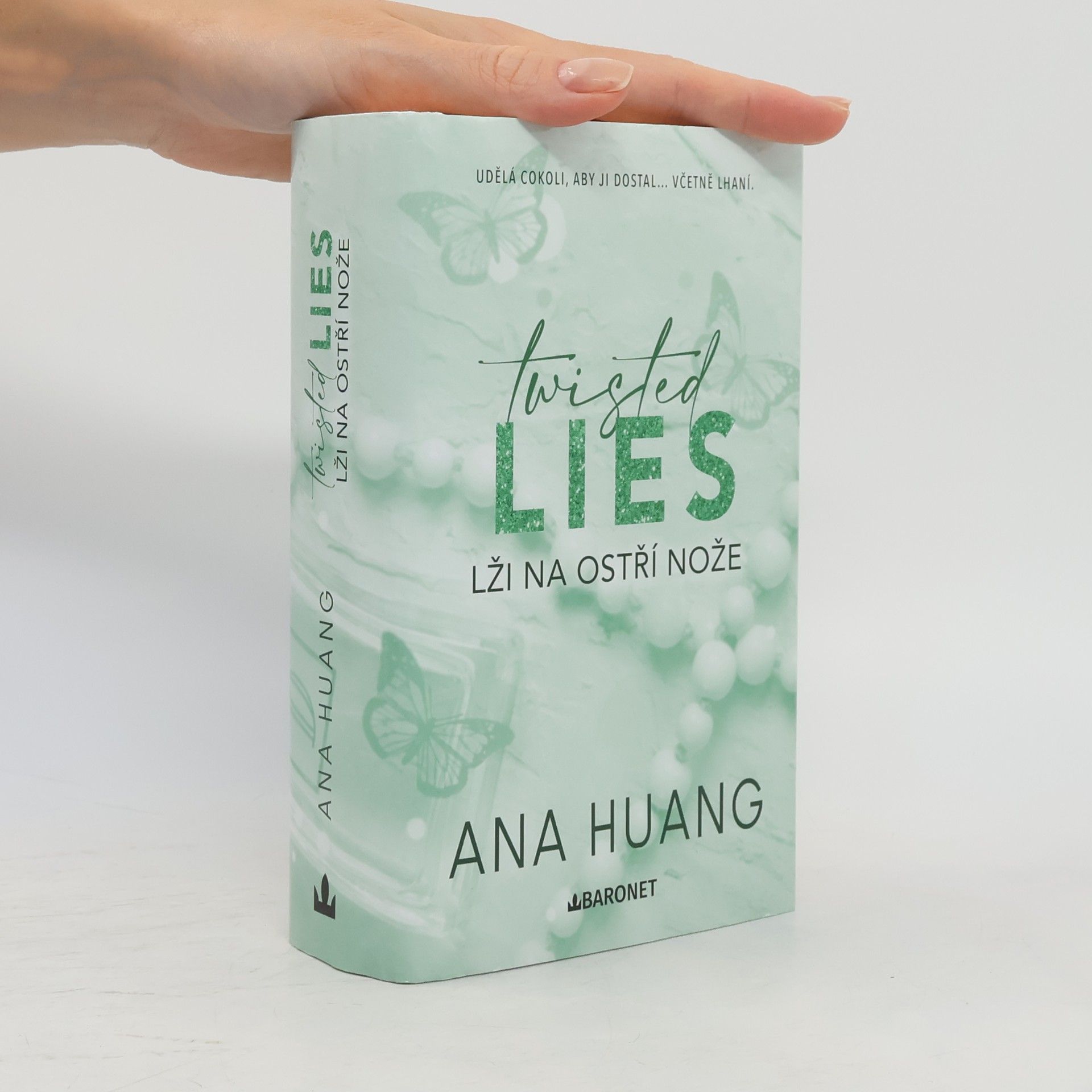 Ana Huang Twisted Lies. Lži na ostří nože