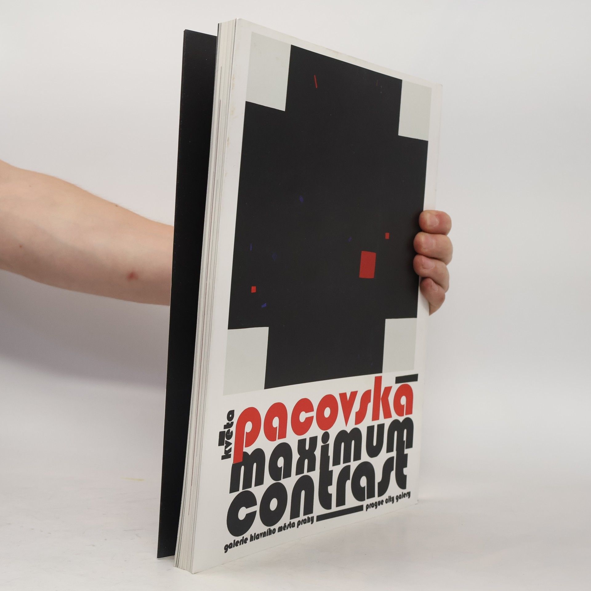 Květa Pacovská Květa Pacovská : maximum contrast : Městská knihovna, 11.11.2015-27.3.2016