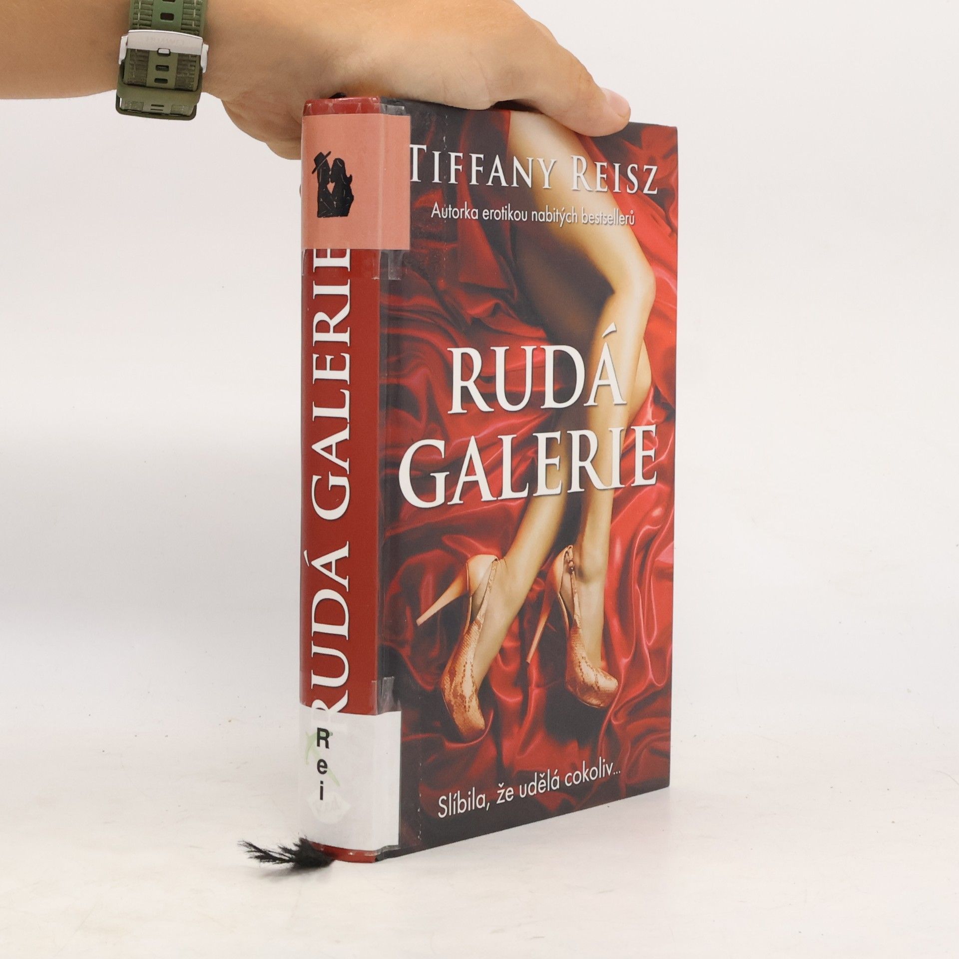 Tiffany Reisz Rudá galerie