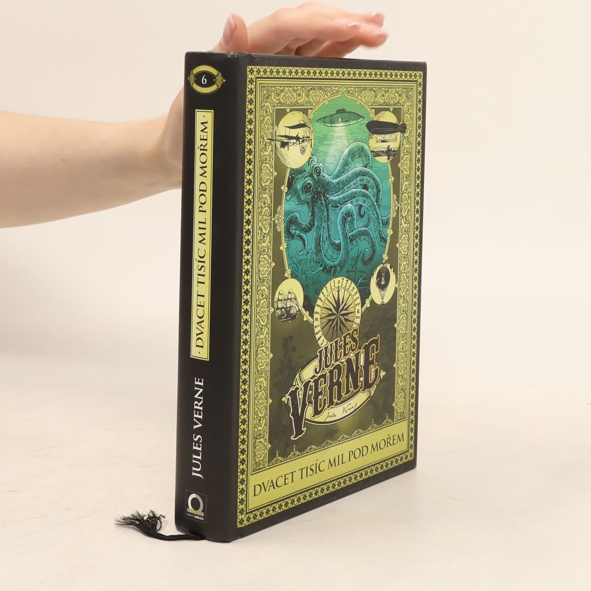 Jules Verne Dvacet tisíc mil pod mořem