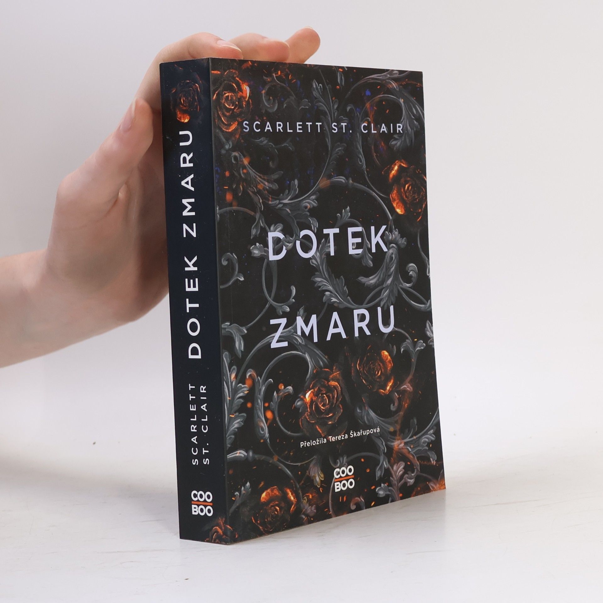 Scarlett St. Clair Dotek zmaru