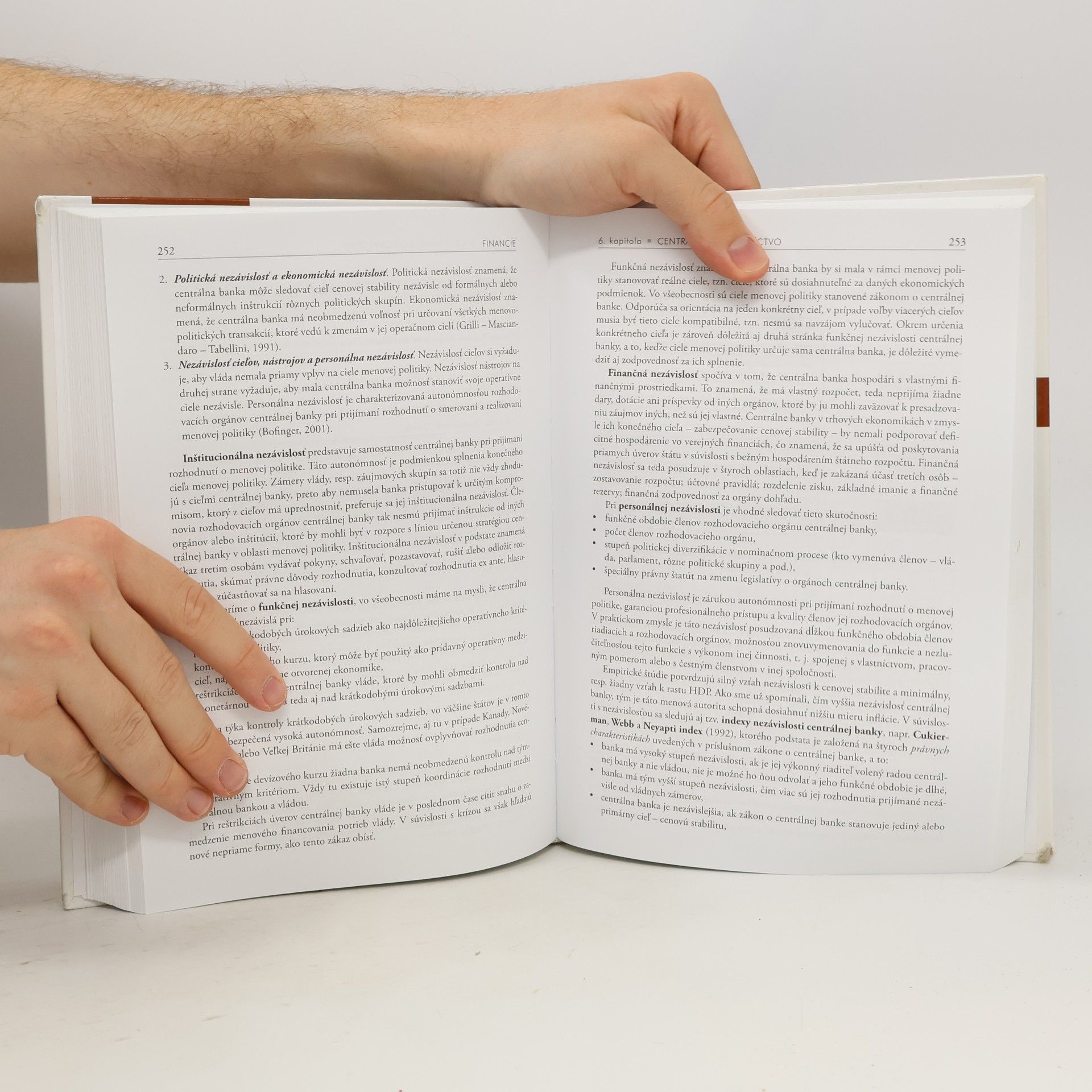 Various authors Financie
