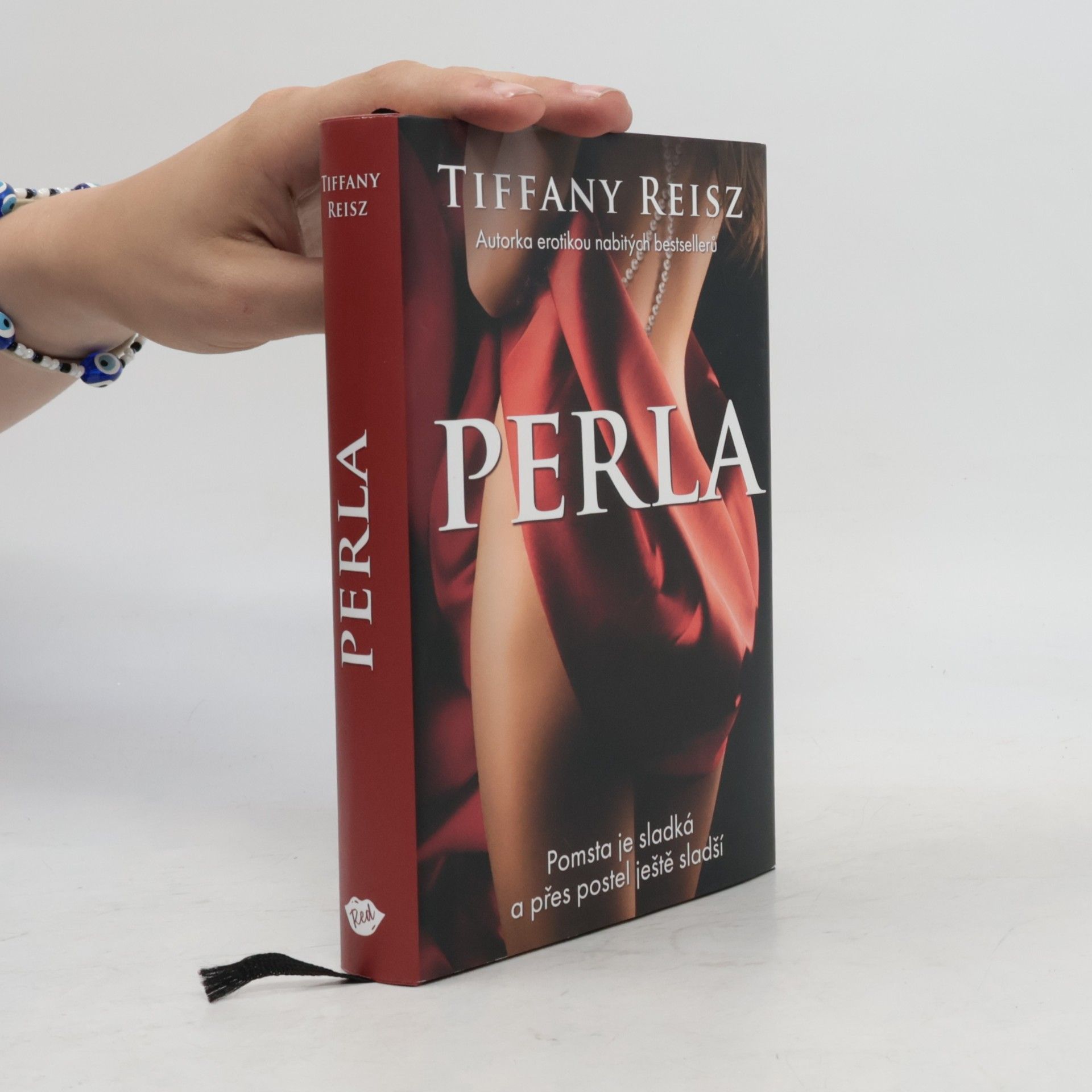Tiffany Reisz Perla
