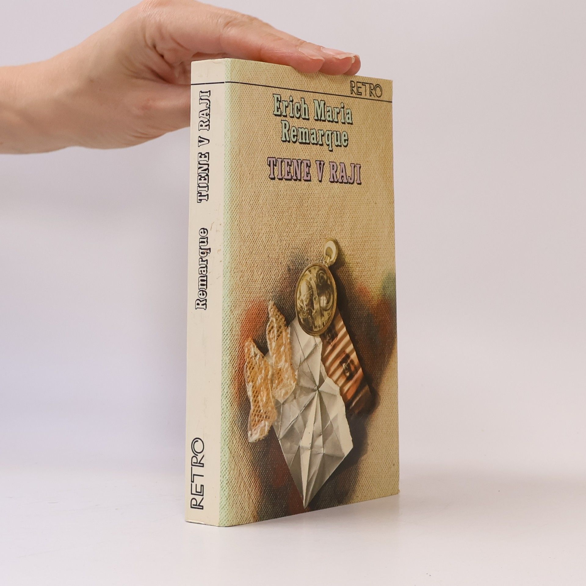 Erich Maria Remarque Tiene v raji