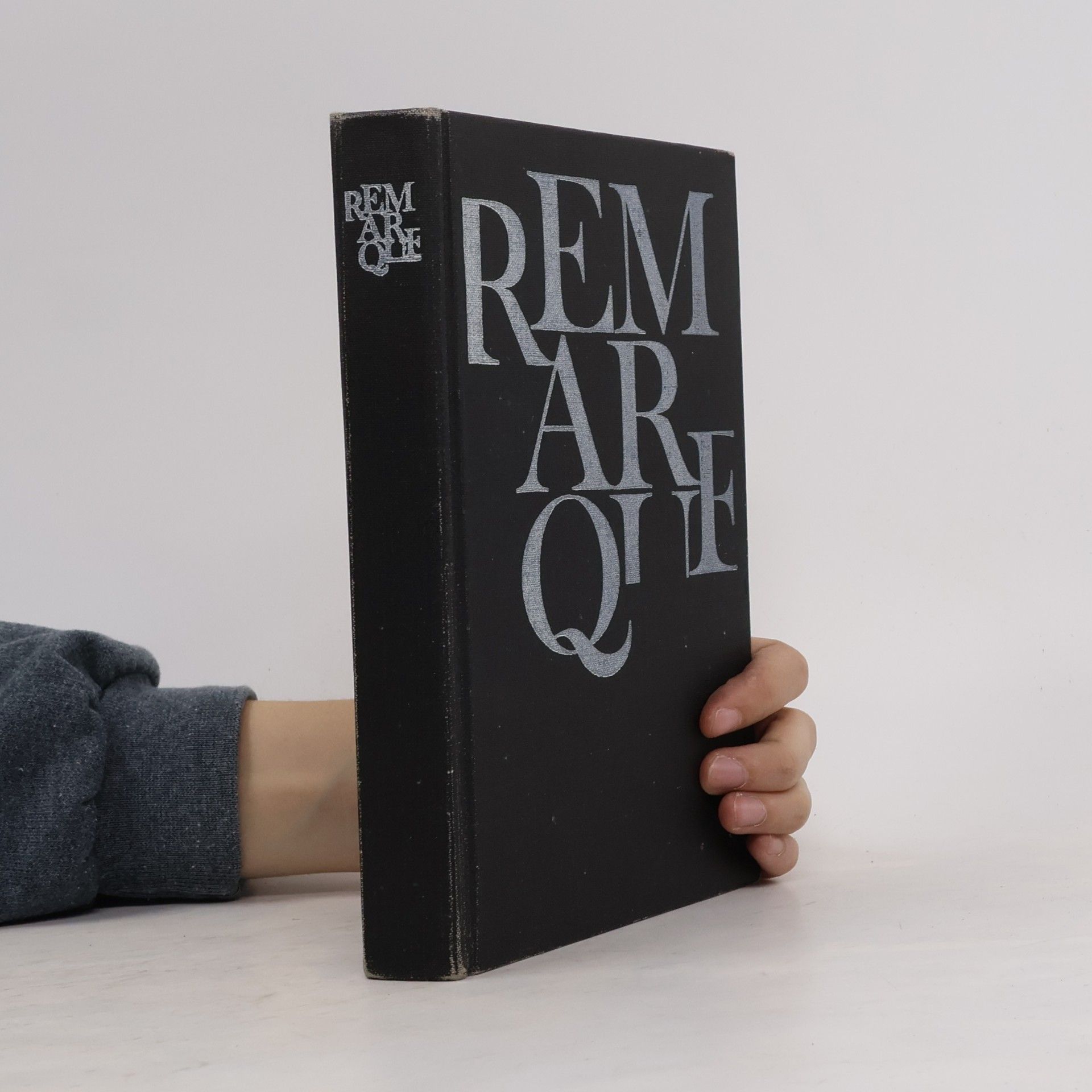 Erich Maria Remarque Stíny v ráji