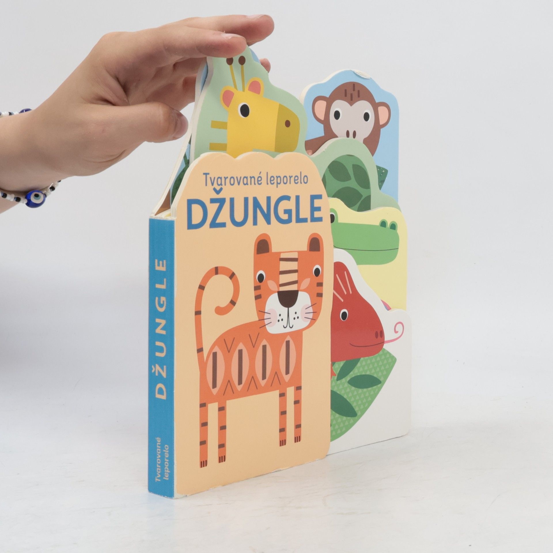 Sally Payne Jungle. Tvarované leporelo. Džungle