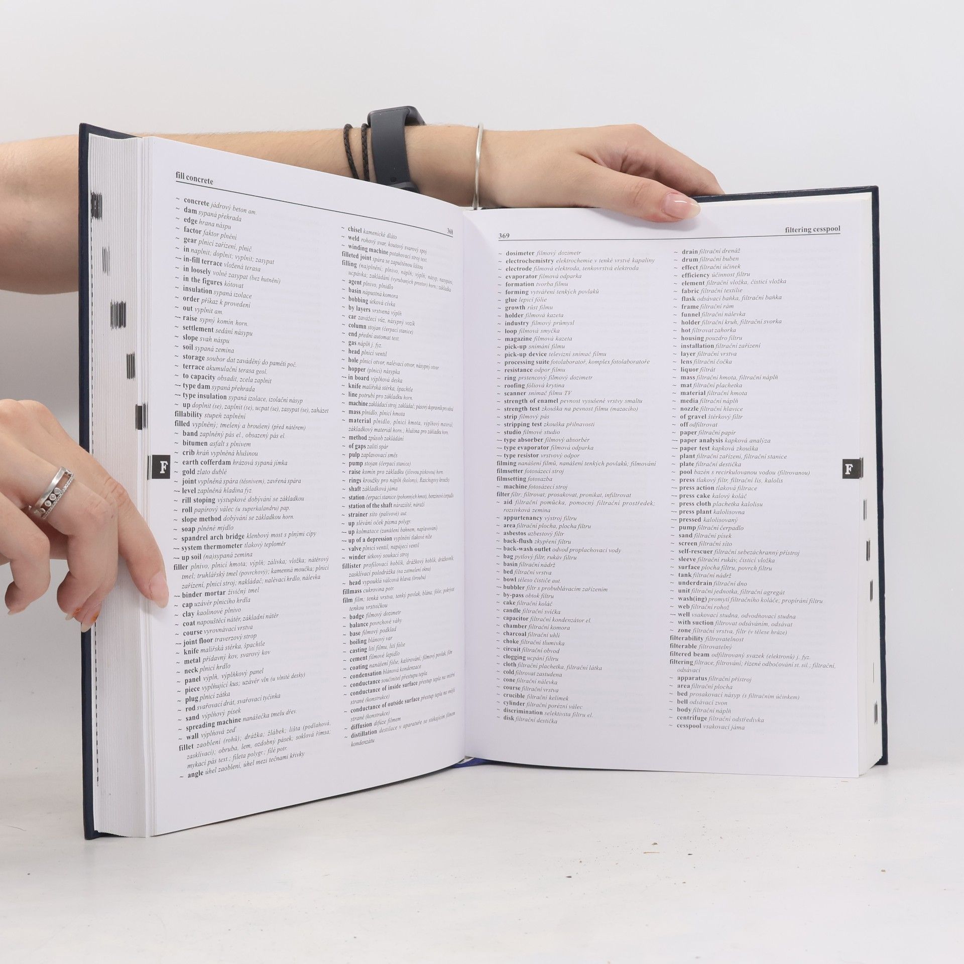 Tomáš Zahradníček Anglicko-český technický slovník = English-Czech Technical Dictionary