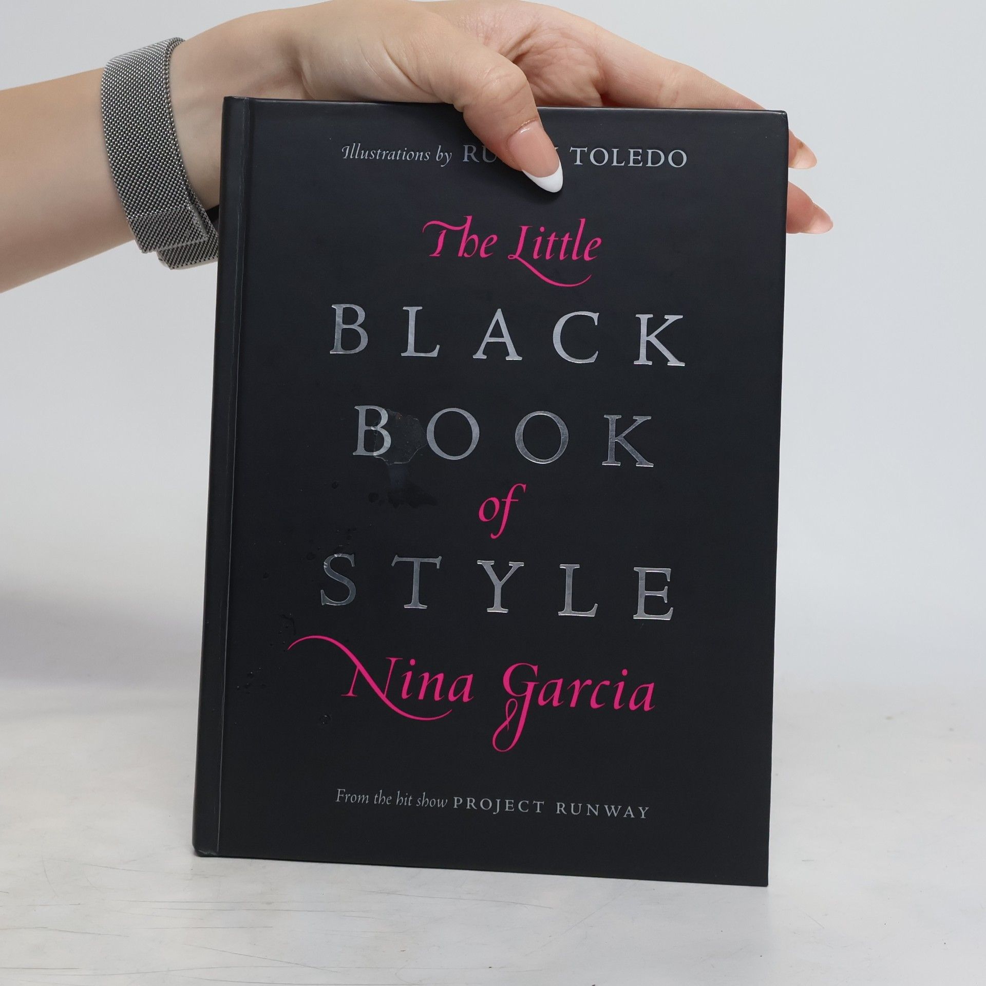 Nina García The little black book of style