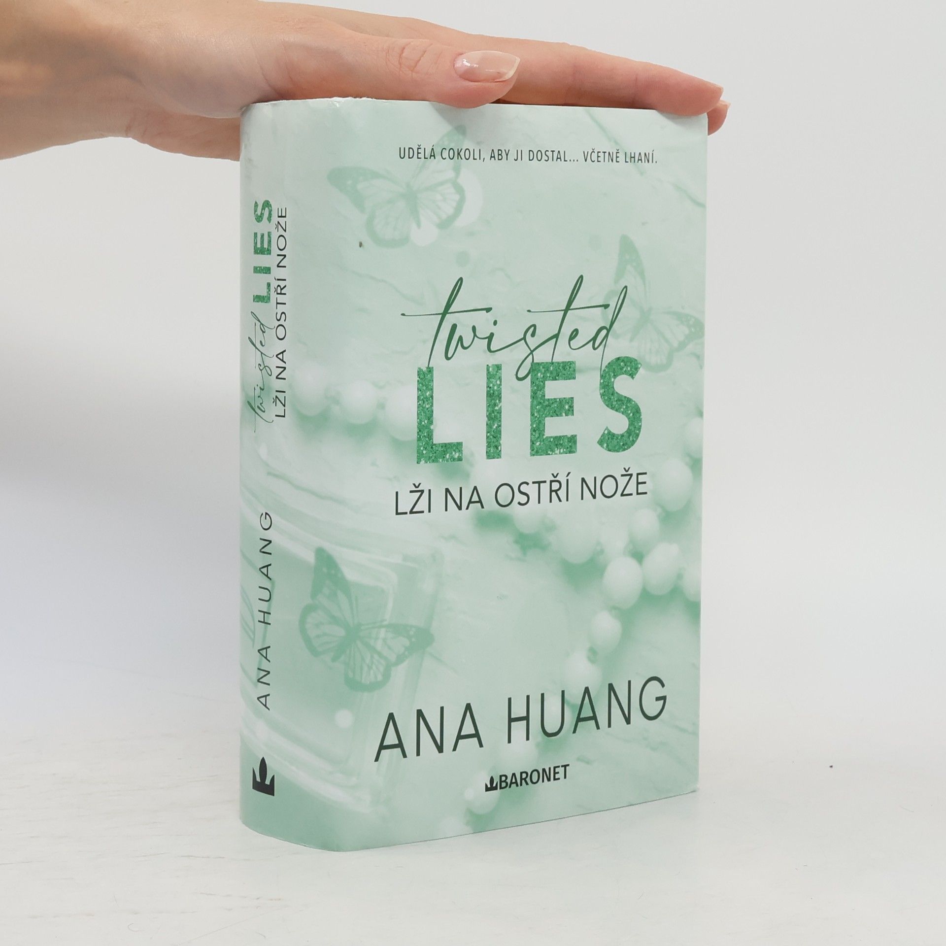 Ana Huang Twisted Lies. Lži na ostří nože