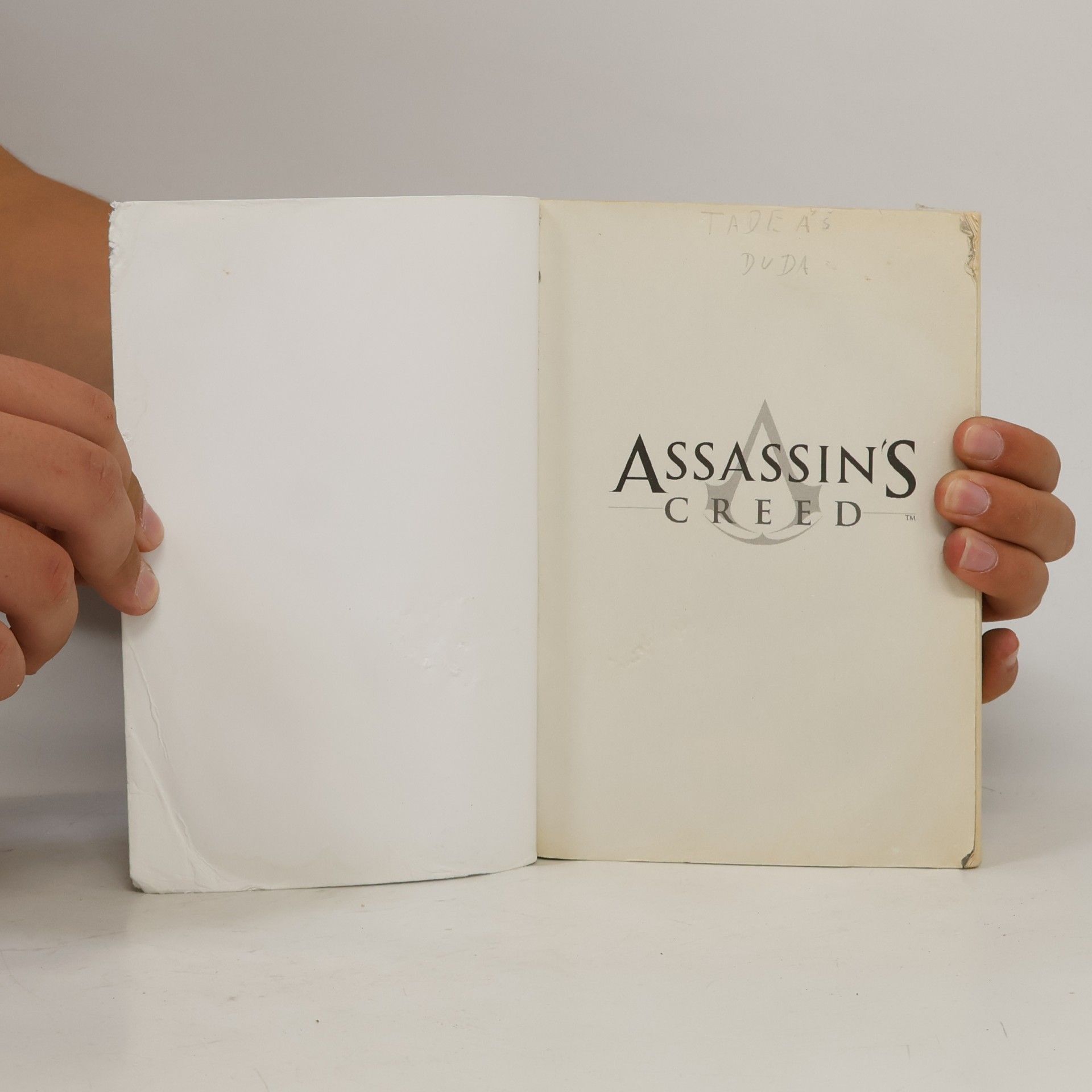 Oliver Bowden Assassin's creed - Odhalení