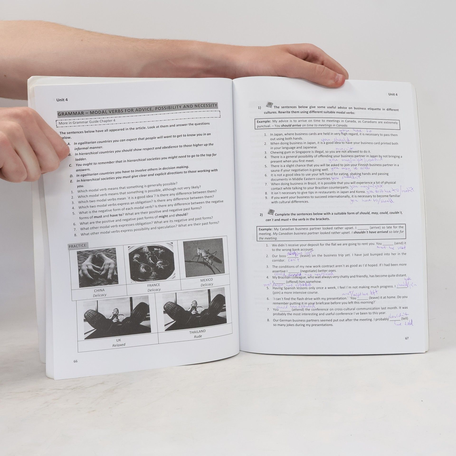 Kolektív autorov English for business and economics 1
