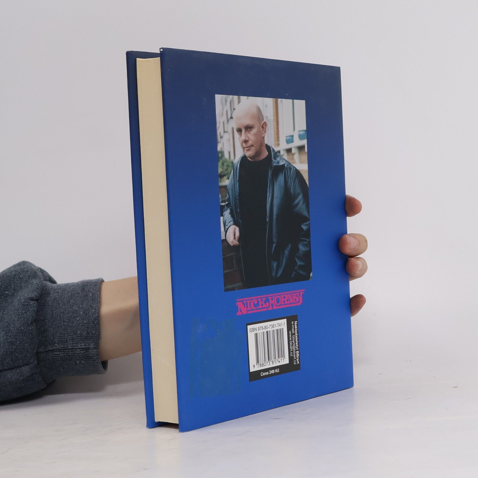 Nick Hornby Julie, demoverze