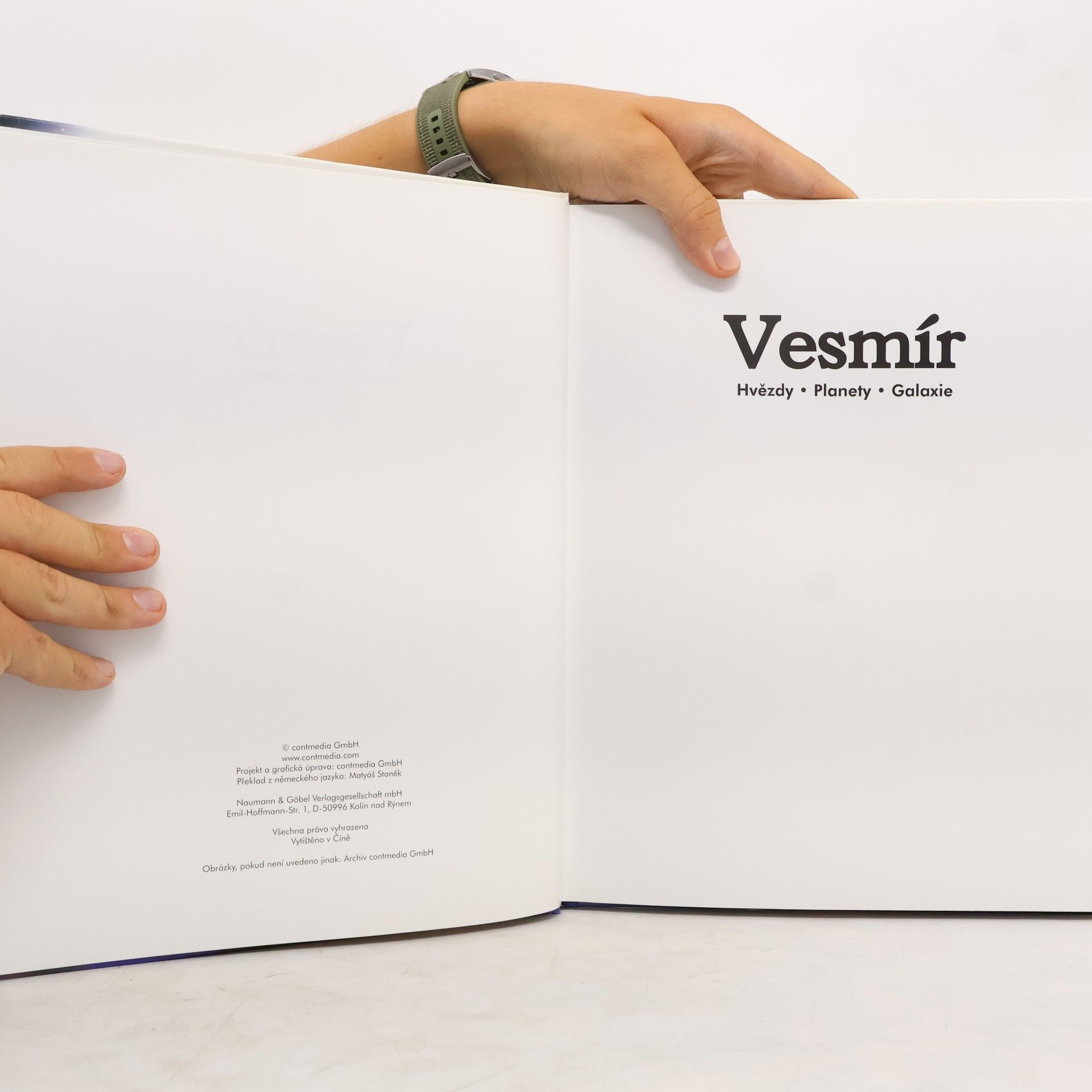 Collectif d'auteurs Vesmír
