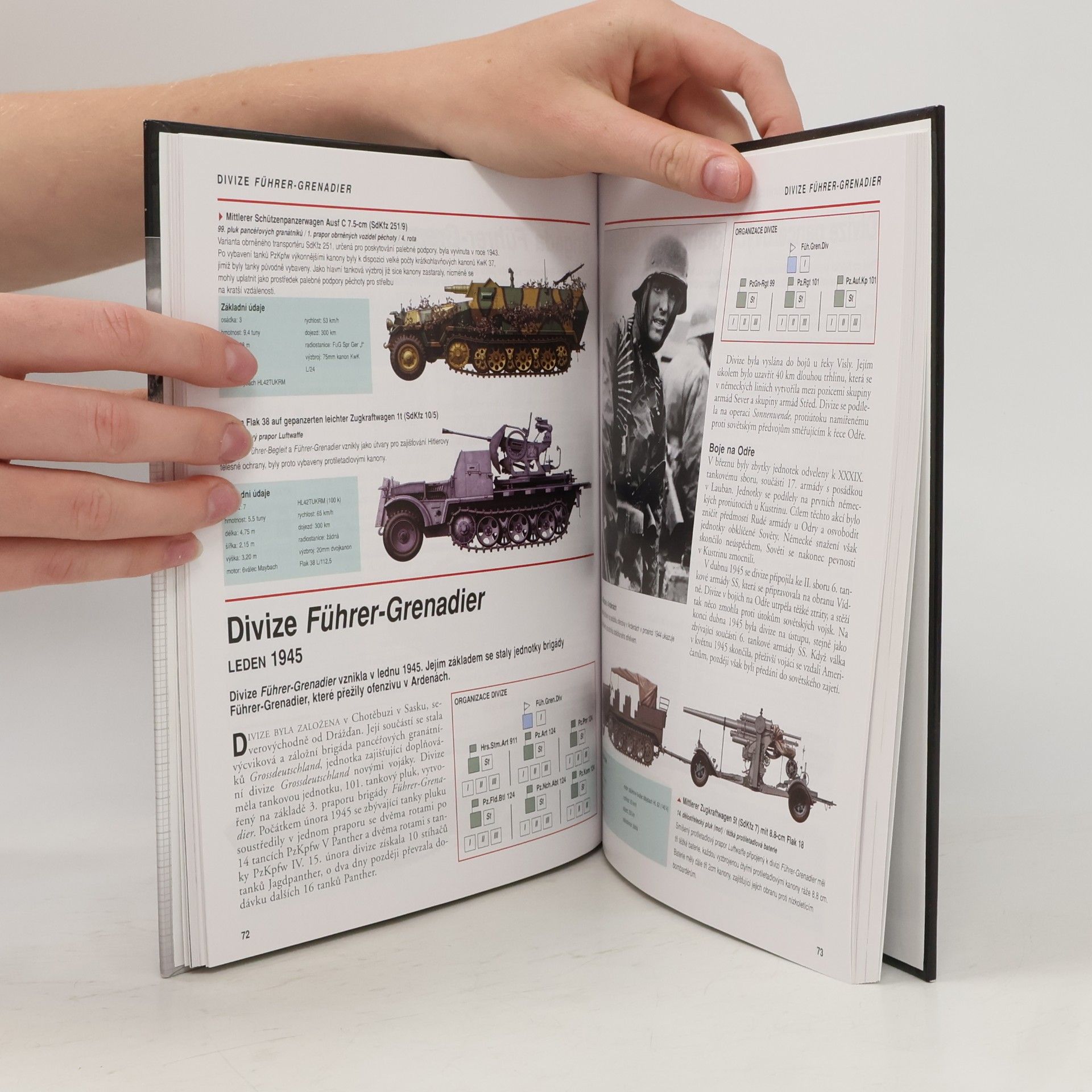 Chris Bishop Divize pancéřových granátníků 1939-45 : identifikační příručka vojenské techniky