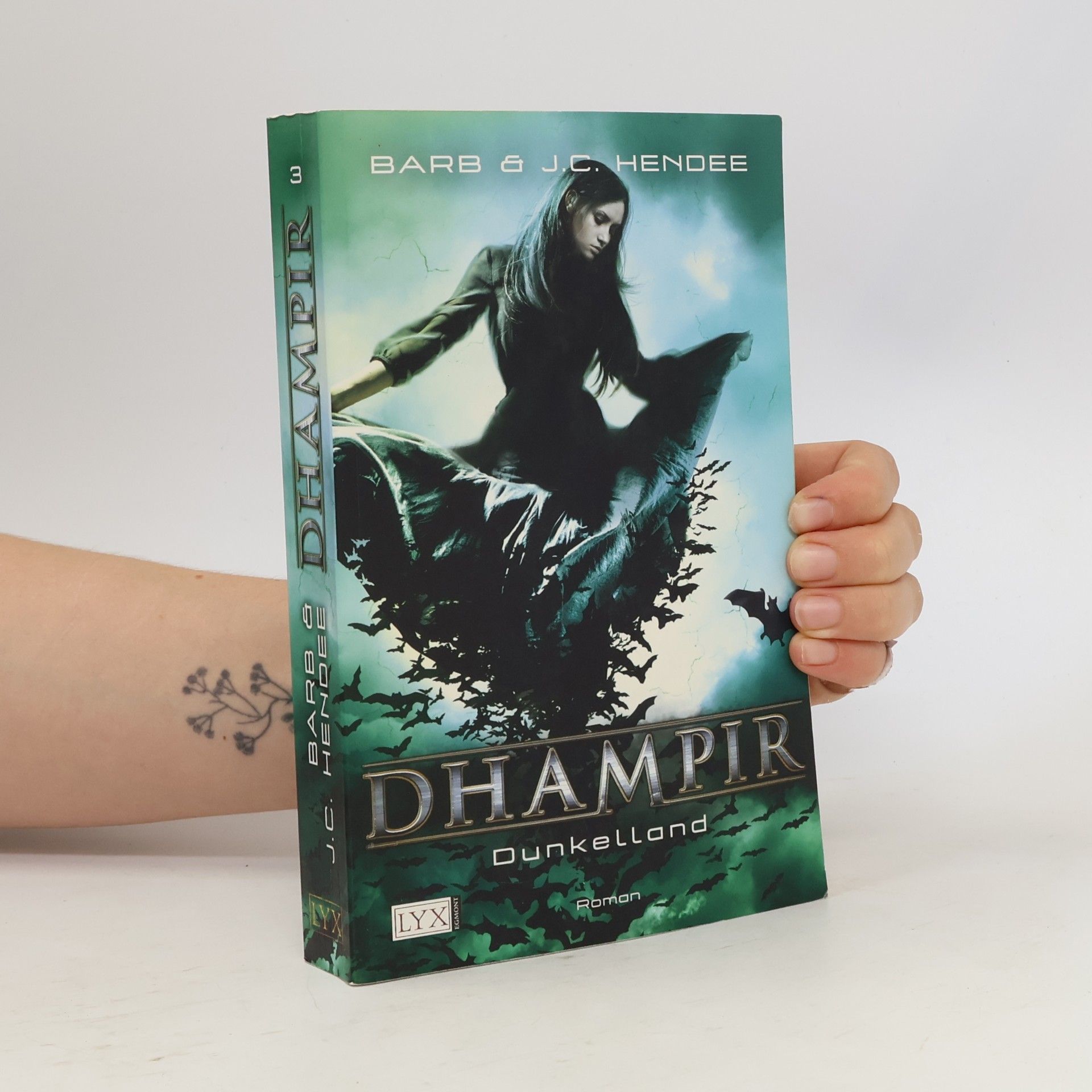 Barb Hendee Dhampir