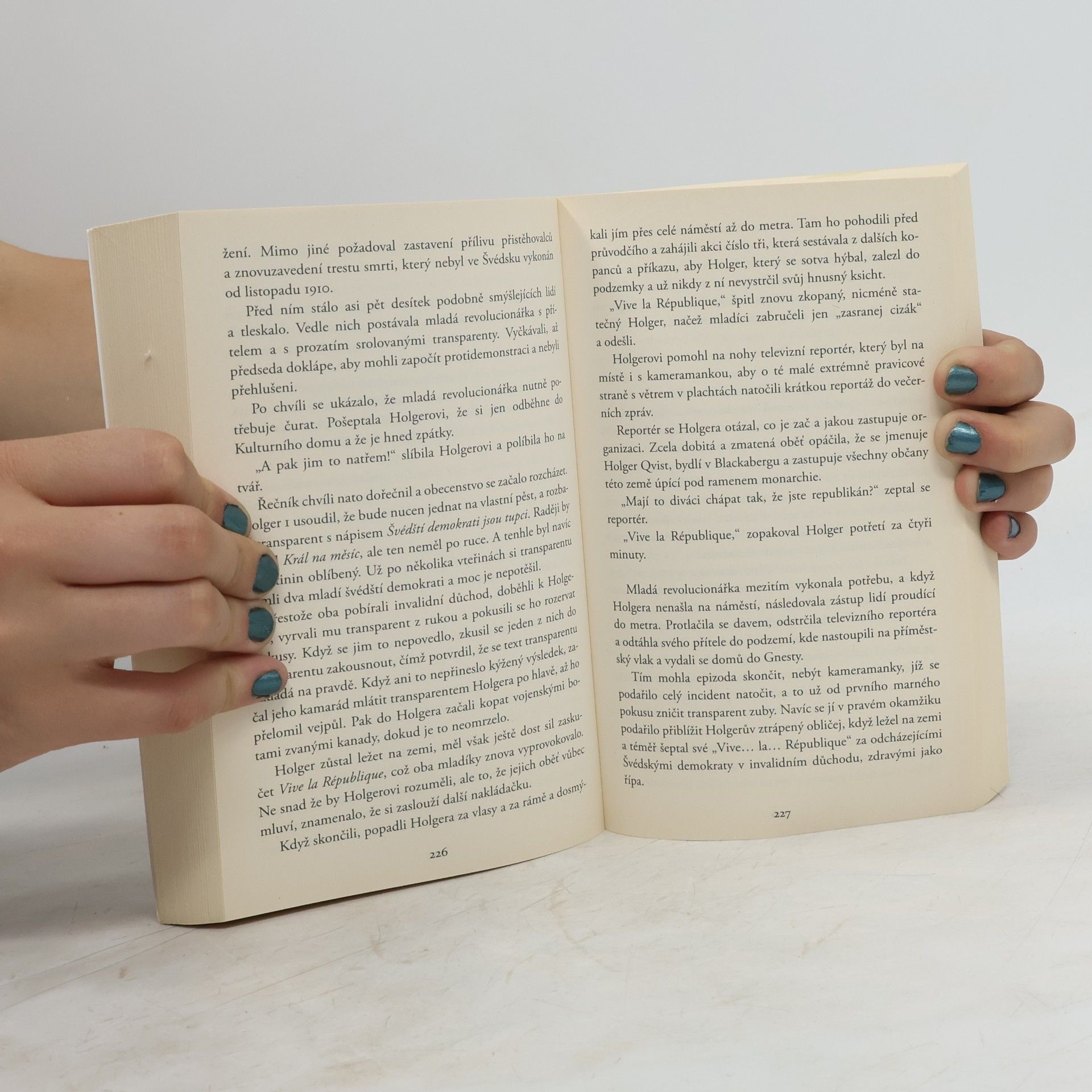Jonas Jonasson Analfabetka, která uměla počítat