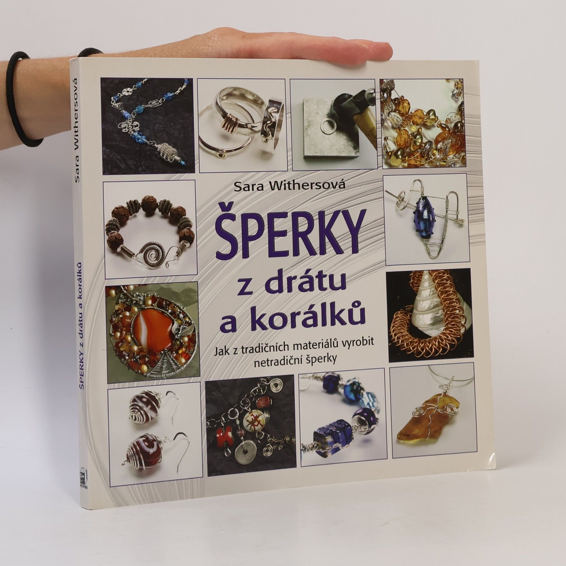Elise Mann Šperky z drátu a korálků