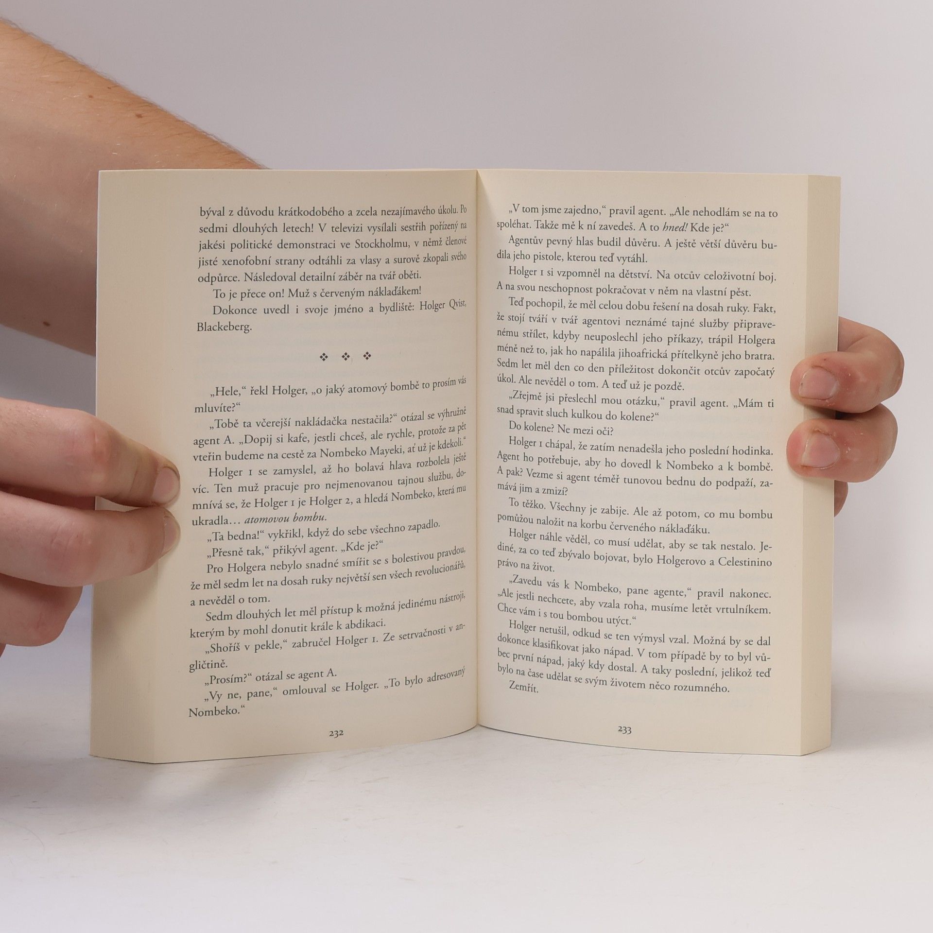Jonas Jonasson Analfabetka, která uměla počítat