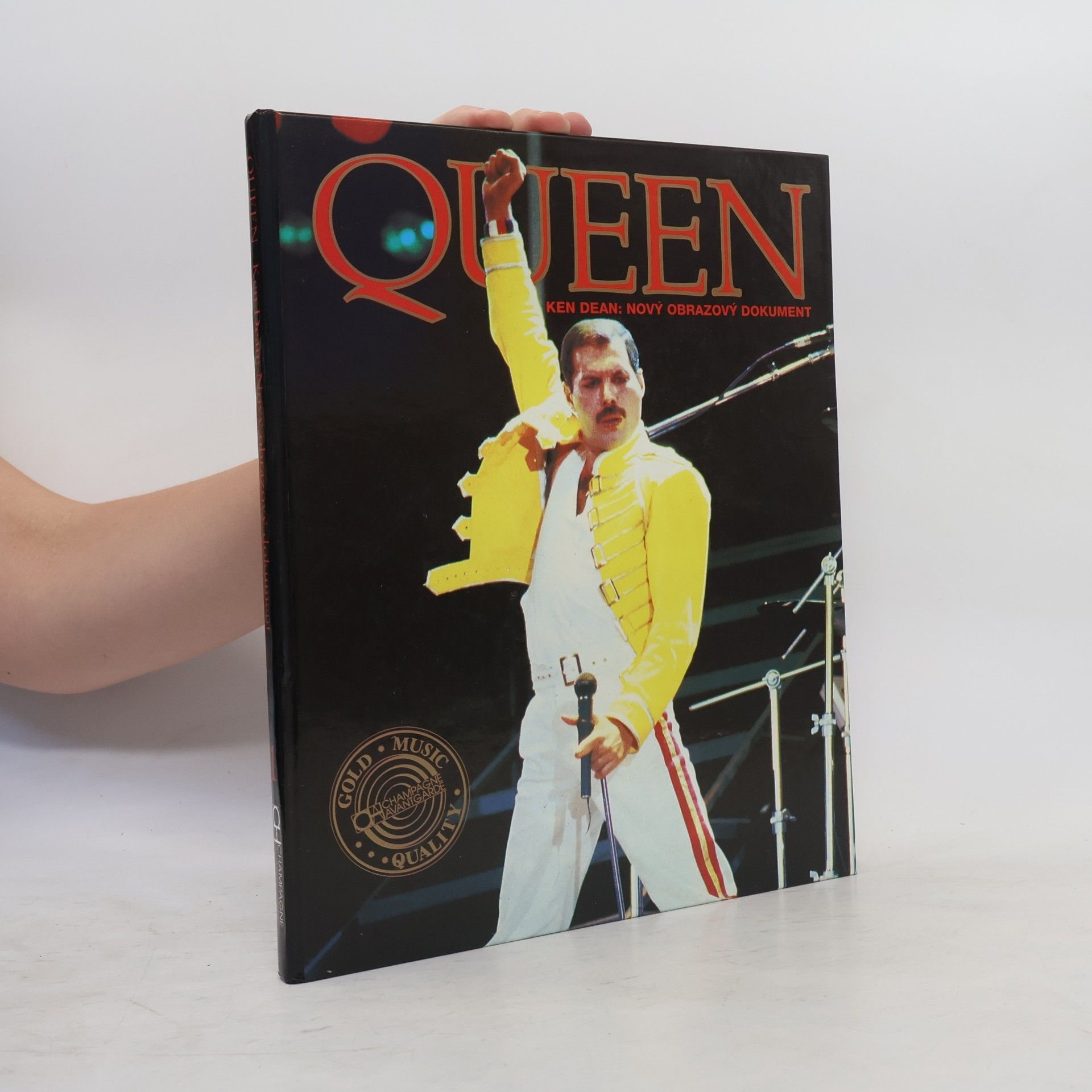 Ken Dean Queen. Nový obrazový dokument