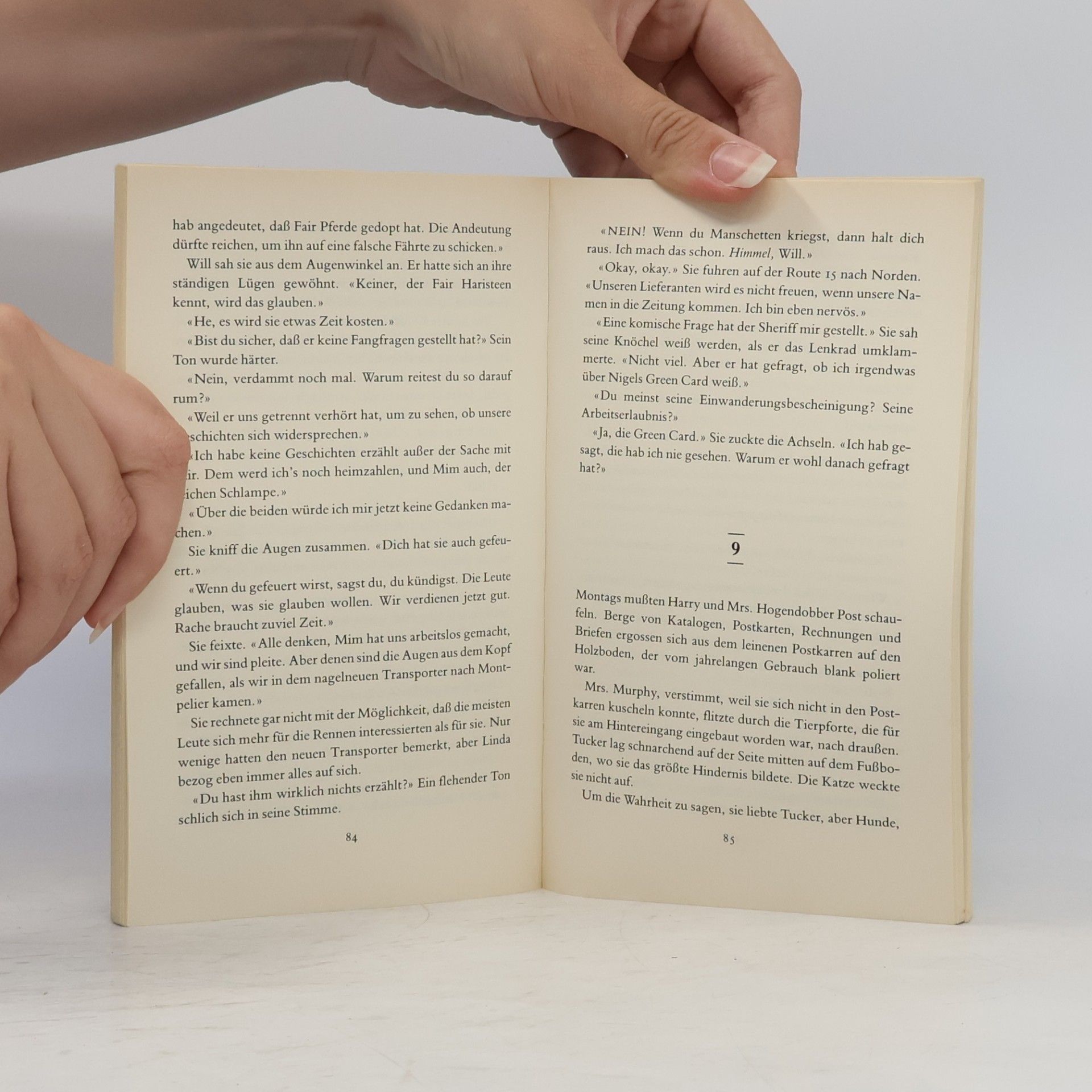Rita Mae Brown Herz-Dame sticht