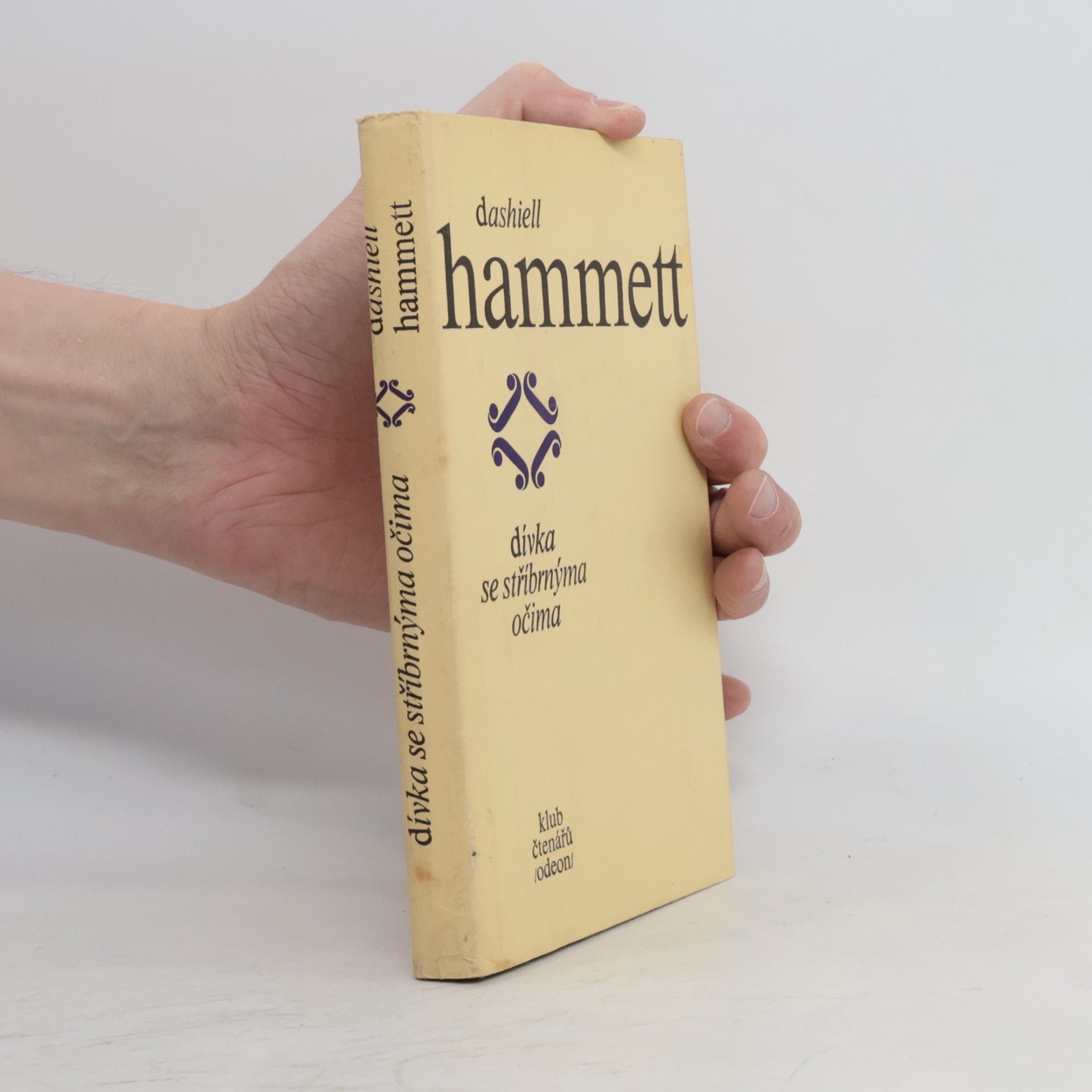 Dashiell Hammett Dívka se stříbrnýma očima