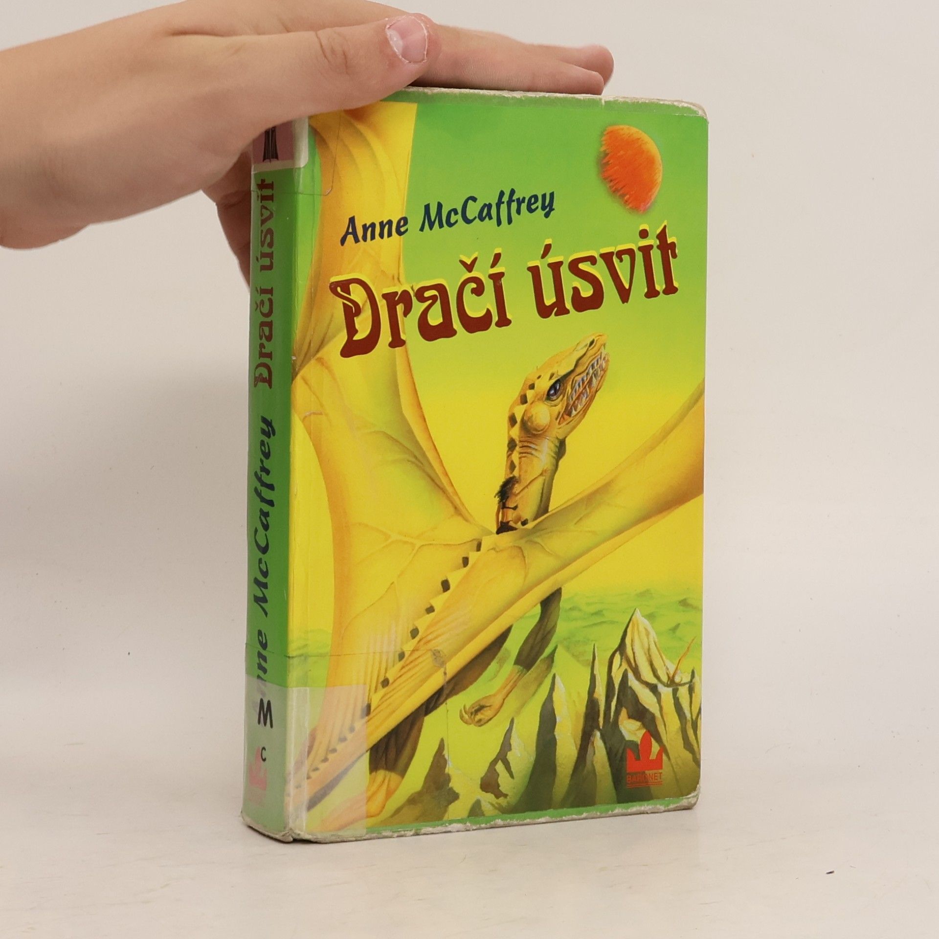 Anne McCaffrey Dračí úsvit