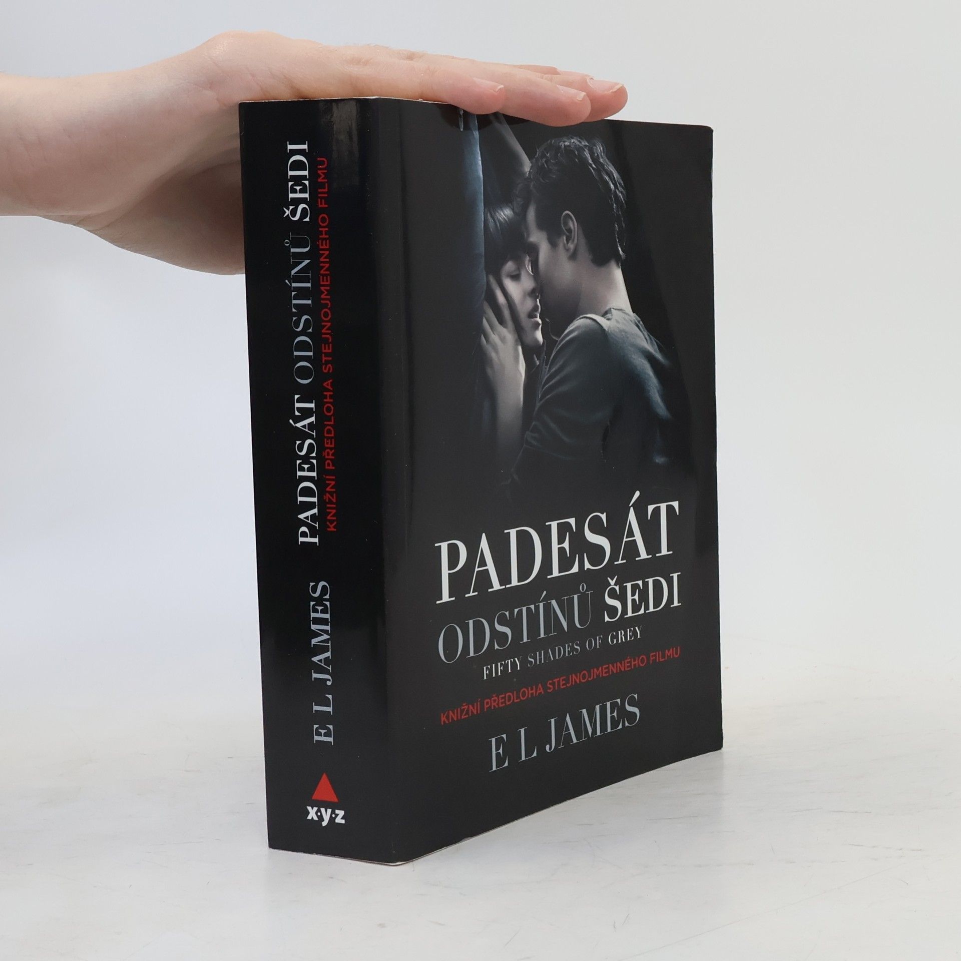 E. L. James Padesát odstínů šedi