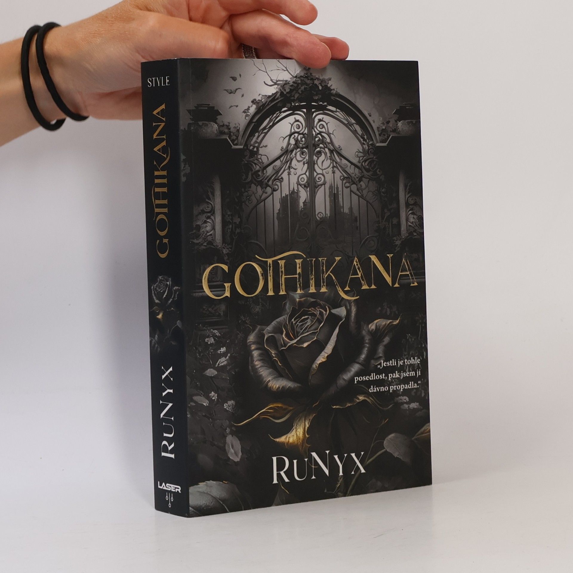 RuNyx Gothikana